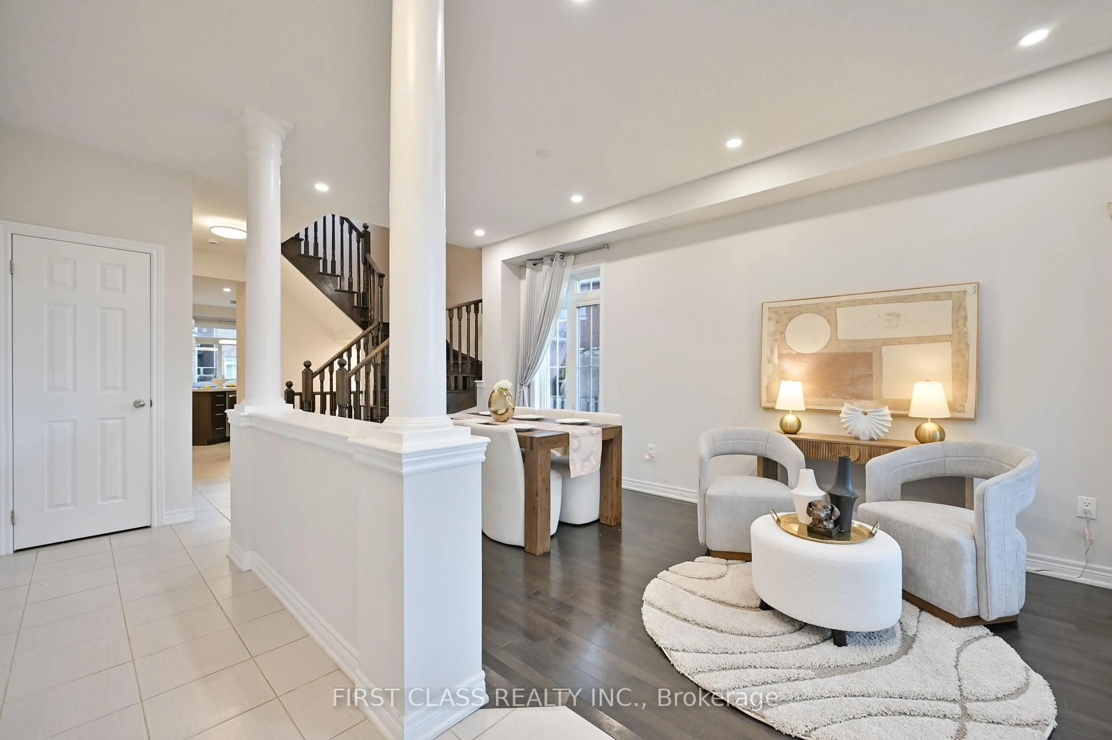 Indoor entryway for 17 Chao Cres, Richmond Hill Ontario L4E 0P4