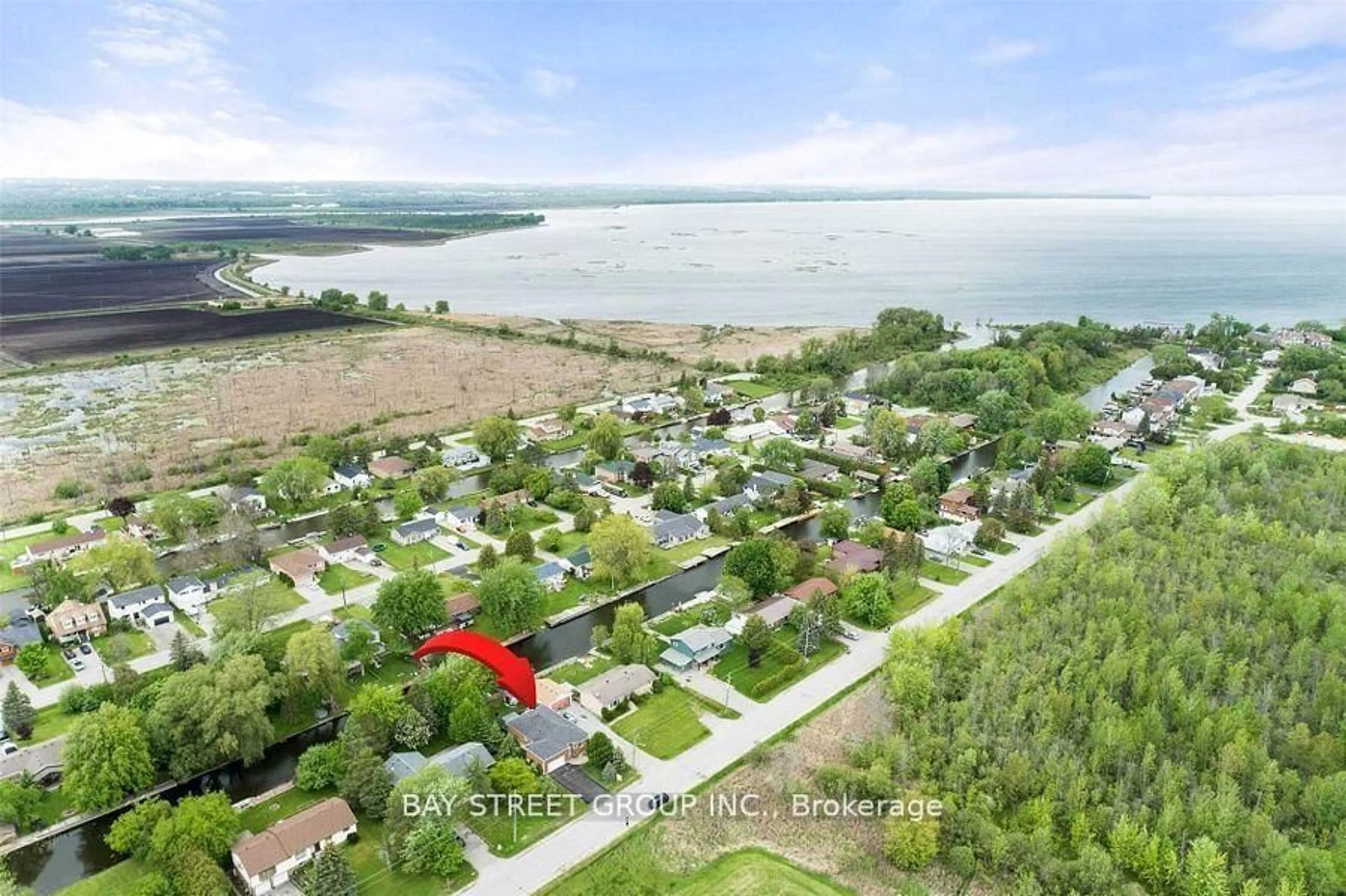 A pic from outside/outdoor area/front of a property/back of a property/a pic from drone, water/lake/river/ocean view for 722A Lake Dr, Georgina Ontario L4P 1V1