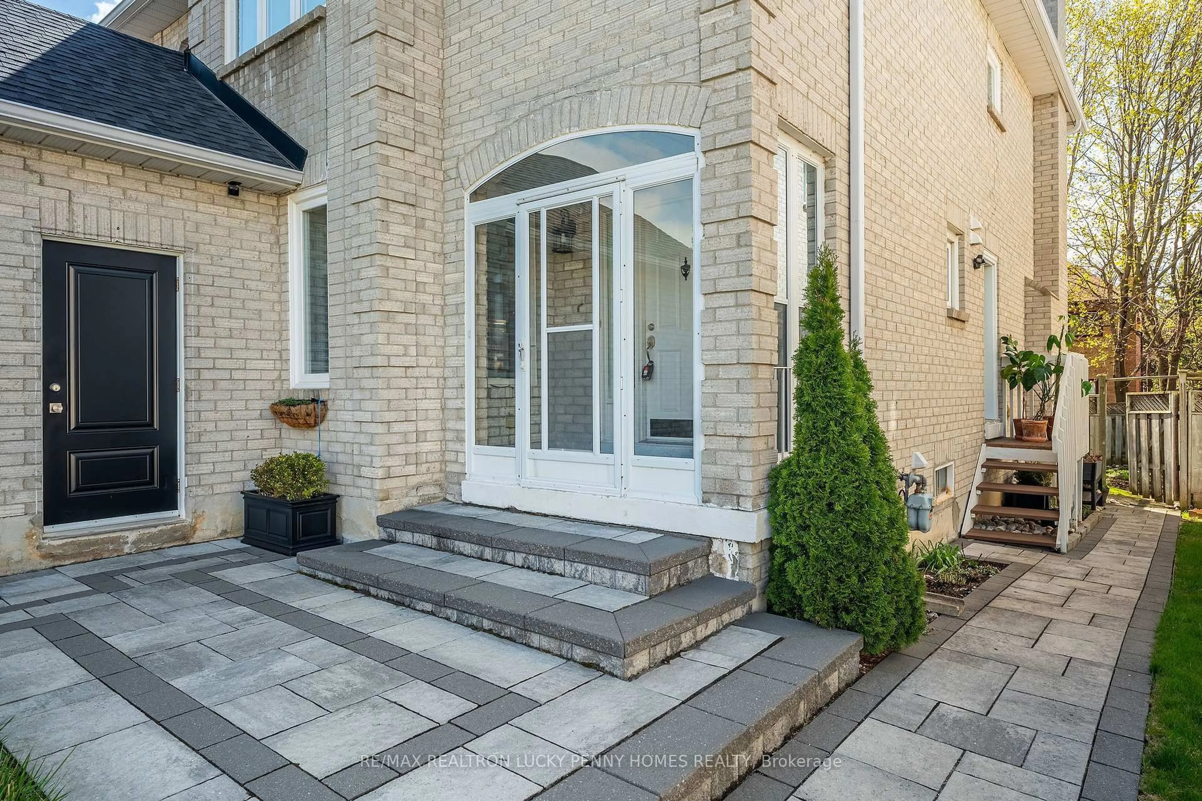 Unknown for 141 Tomlinson Circ, Markham Ontario L3R 9K4