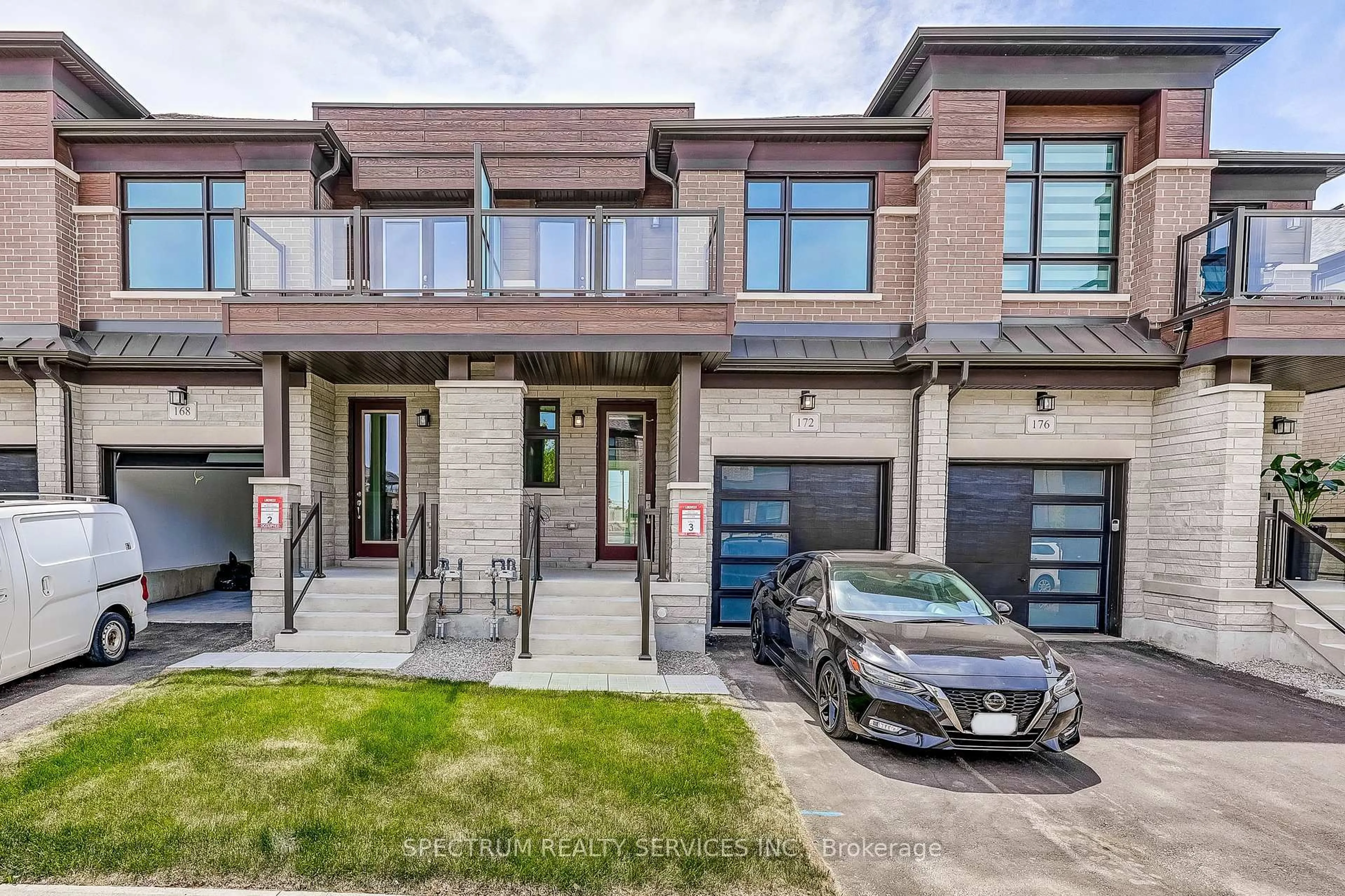 Home with brick exterior material, street for 172 Adario Cres, Vaughan Ontario L3L 0G3