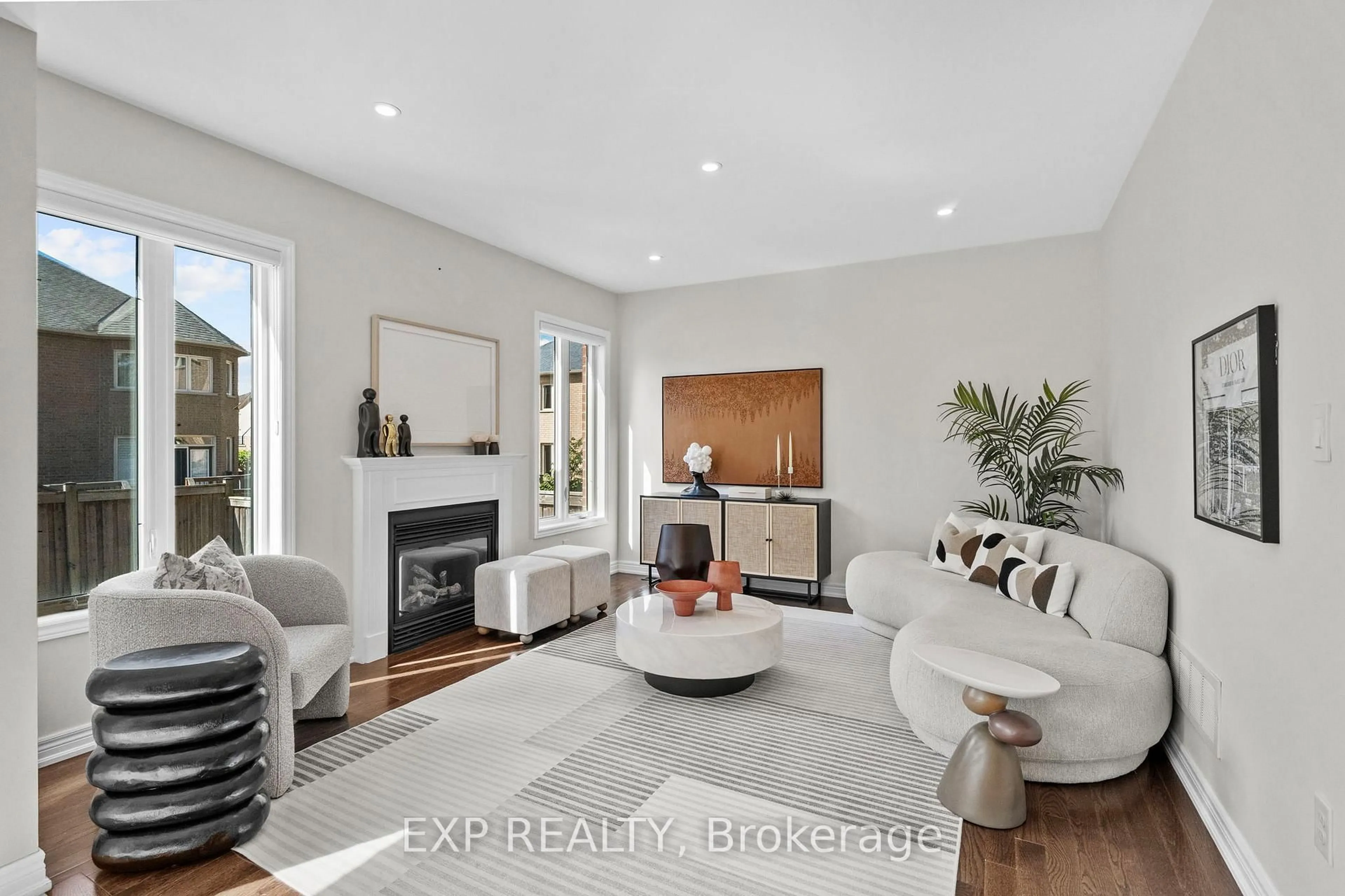Living room with furniture, unknown for 73 Riding Mountain Dr, Richmond Hill Ontario L4E 0V3