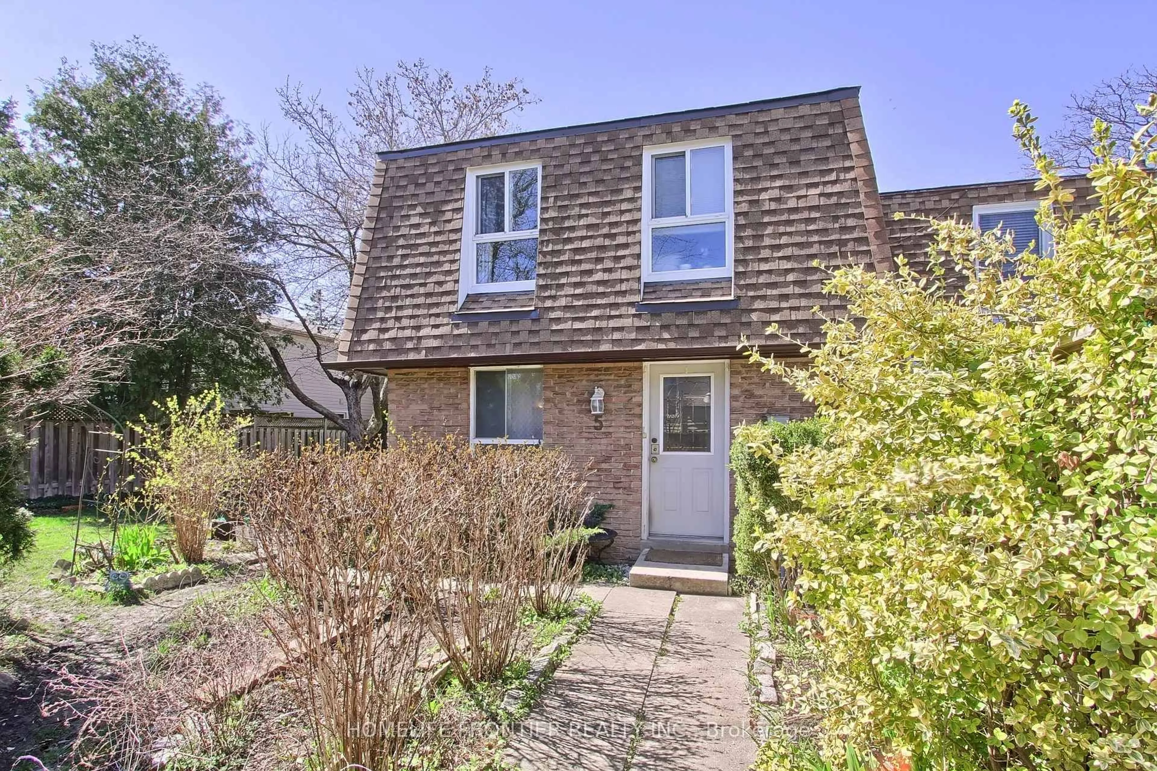 Unknown for 5 Penwick Cres, Richmond Hill Ontario L4C 5B3