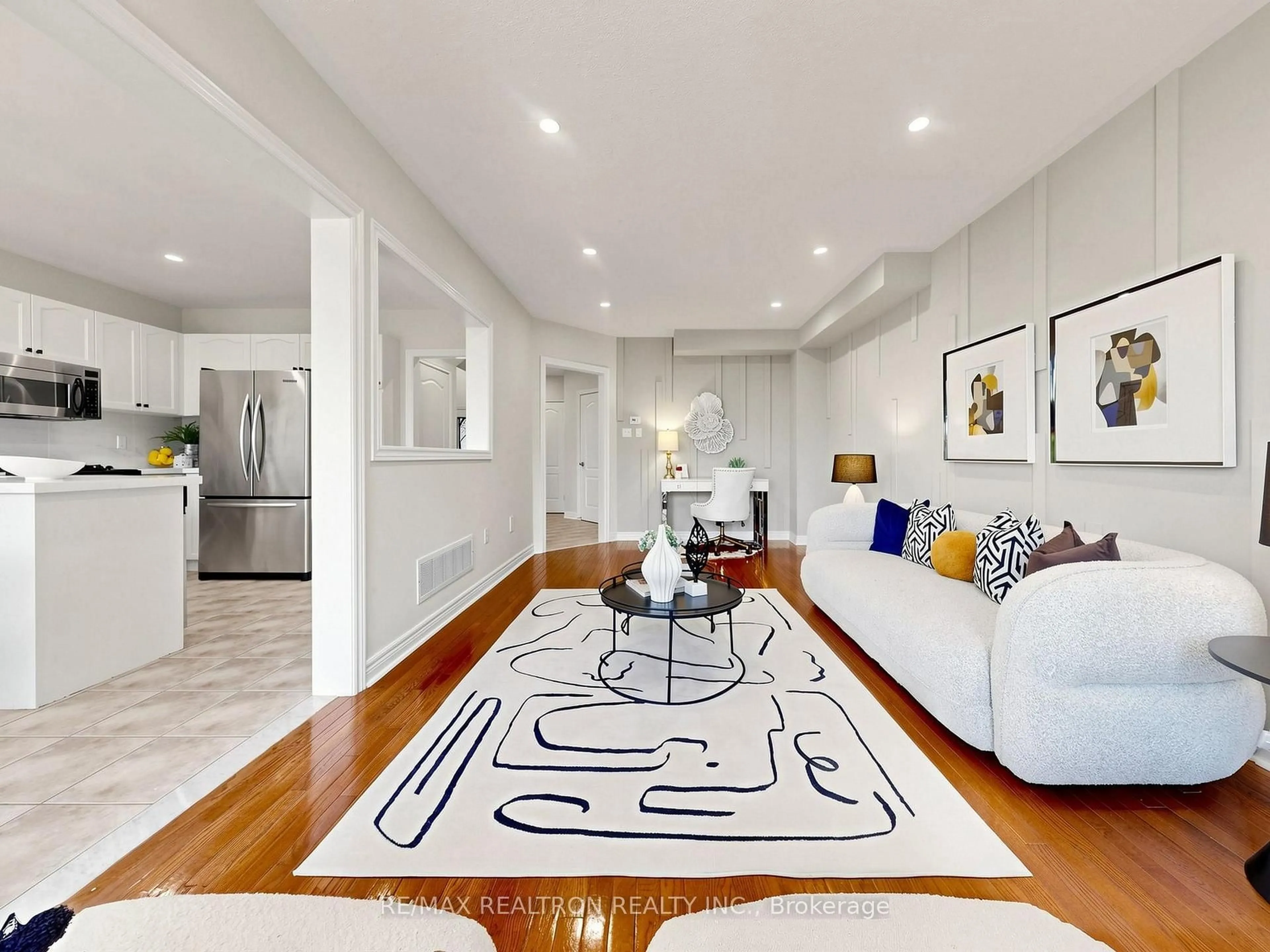 Living room with furniture, unknown for 6 Lorridge St, Richmond Hill Ontario L4E 4E6