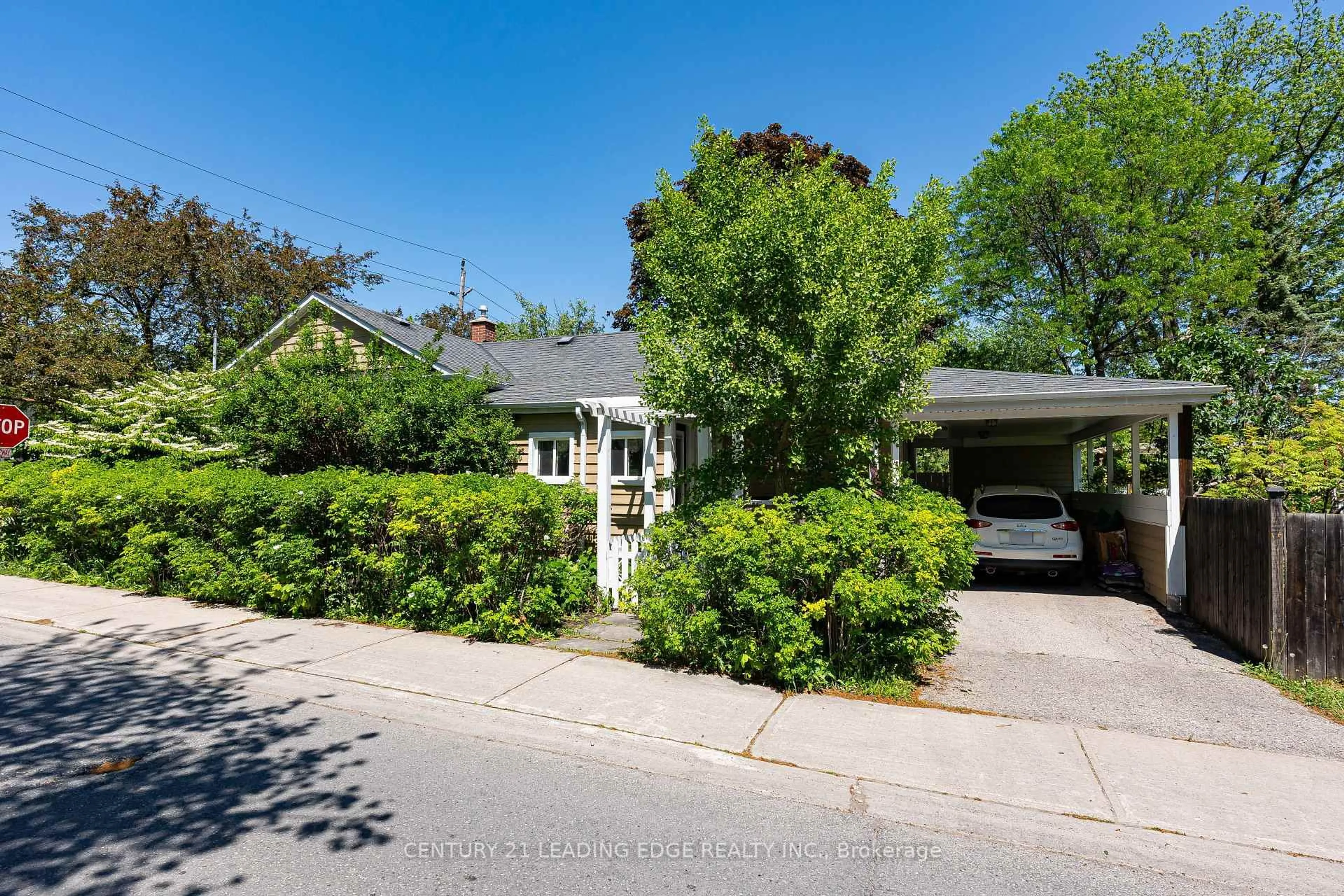 A pic from outside/outdoor area/front of a property/back of a property/a pic from drone, street for 49 Church St, Markham Ontario L3P 2M1