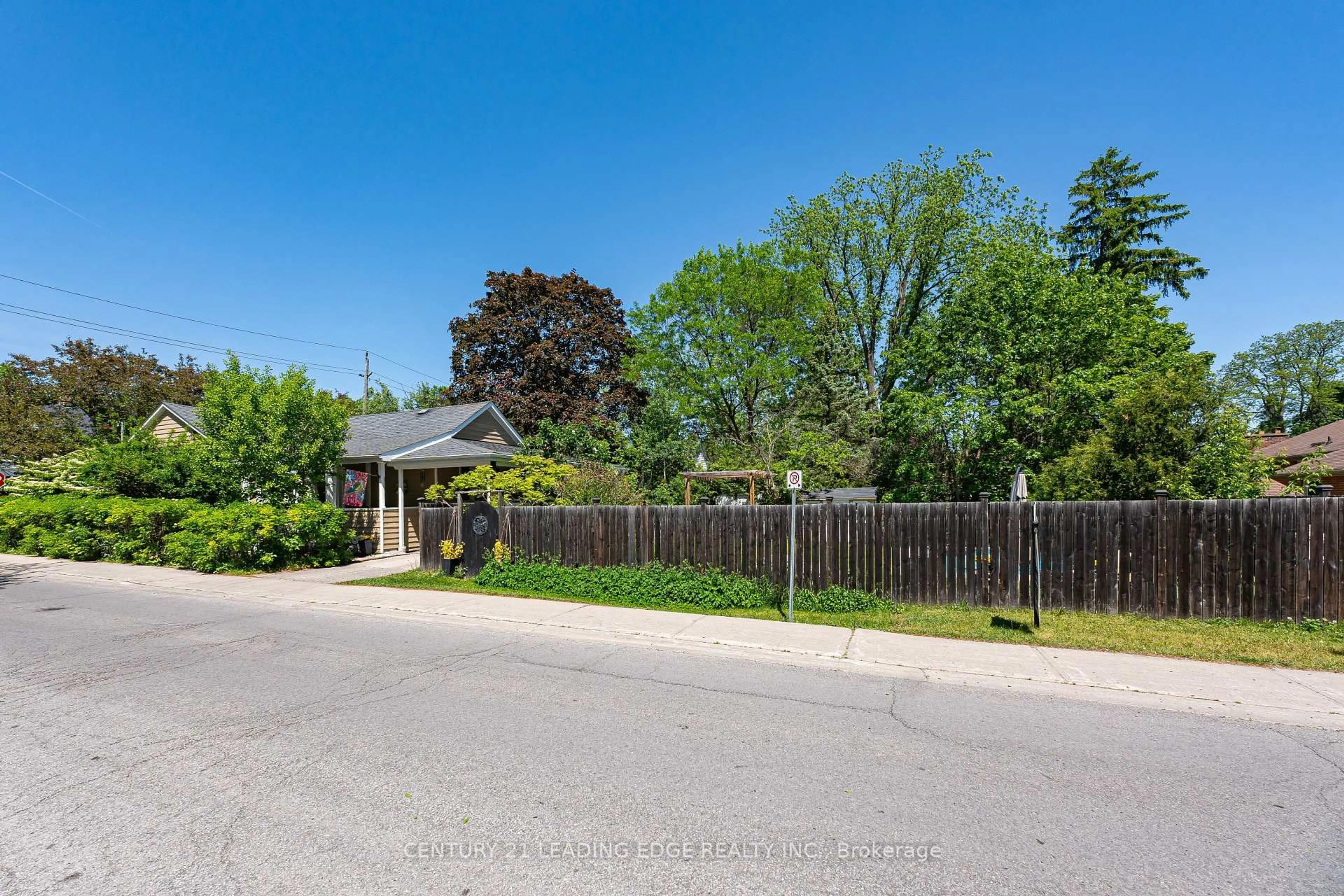A pic from outside/outdoor area/front of a property/back of a property/a pic from drone, street for 49 Church St, Markham Ontario L3P 2M1