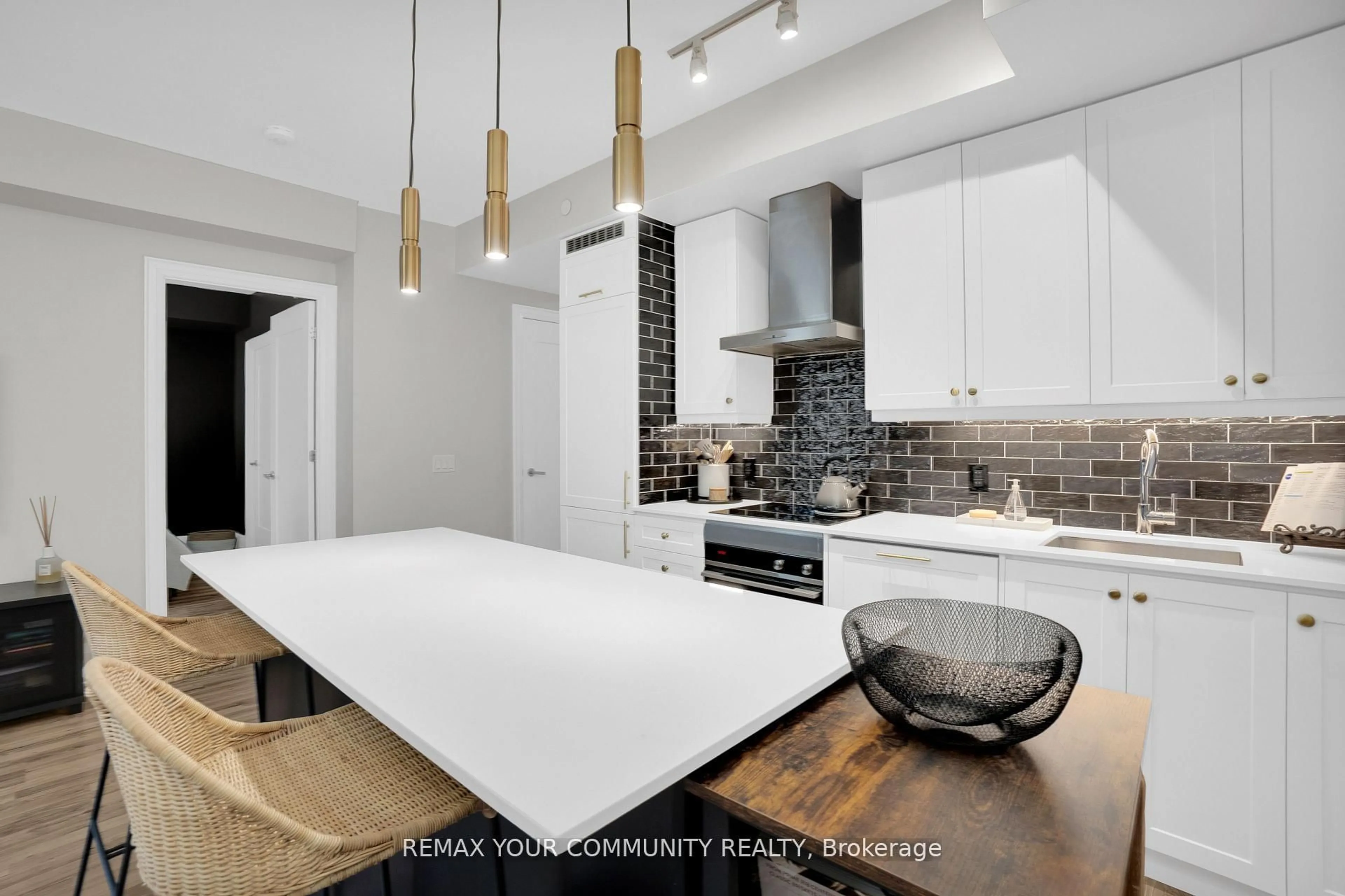 Contemporary kitchen, ceramic/tile floor for 9085 Jane St #523, Vaughan Ontario L4E 0L8