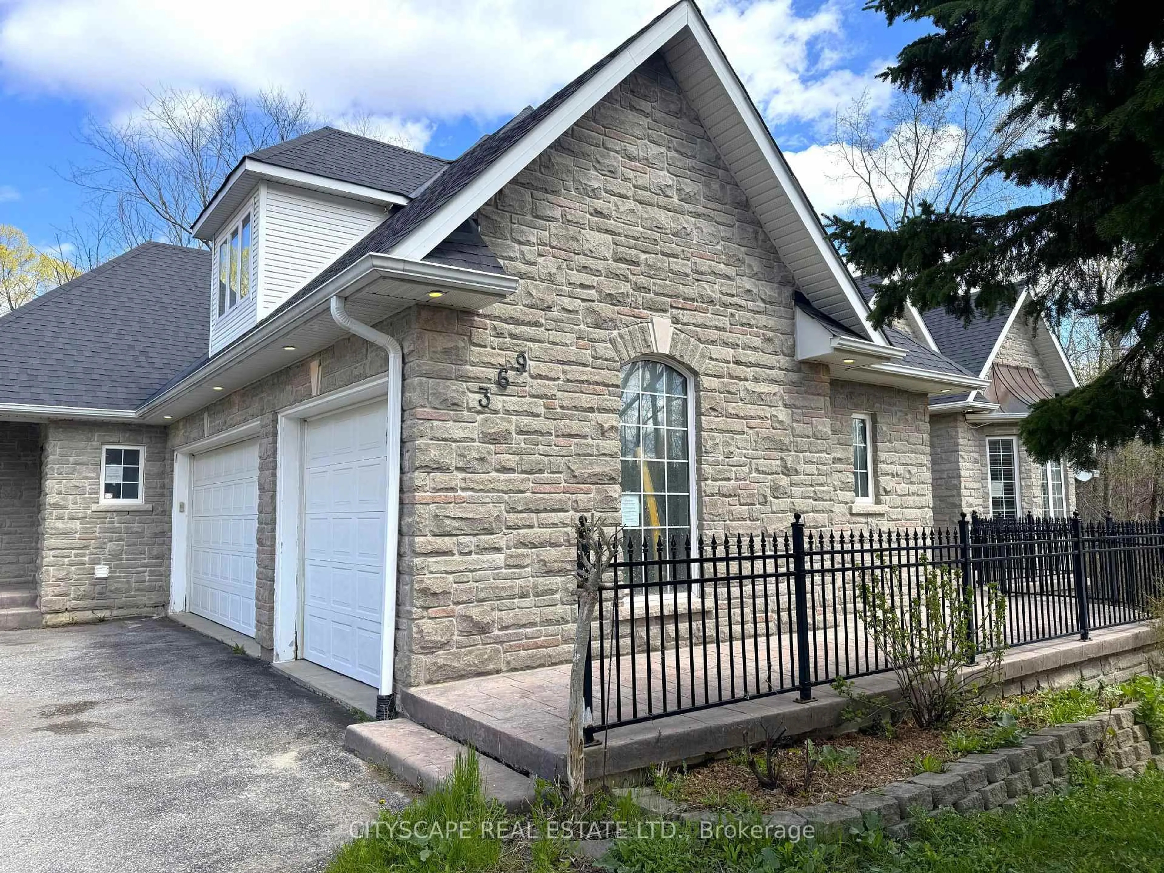 Home with brick exterior material, street for 369 Coventry Hill Tr, Newmarket Ontario L3X 2A1