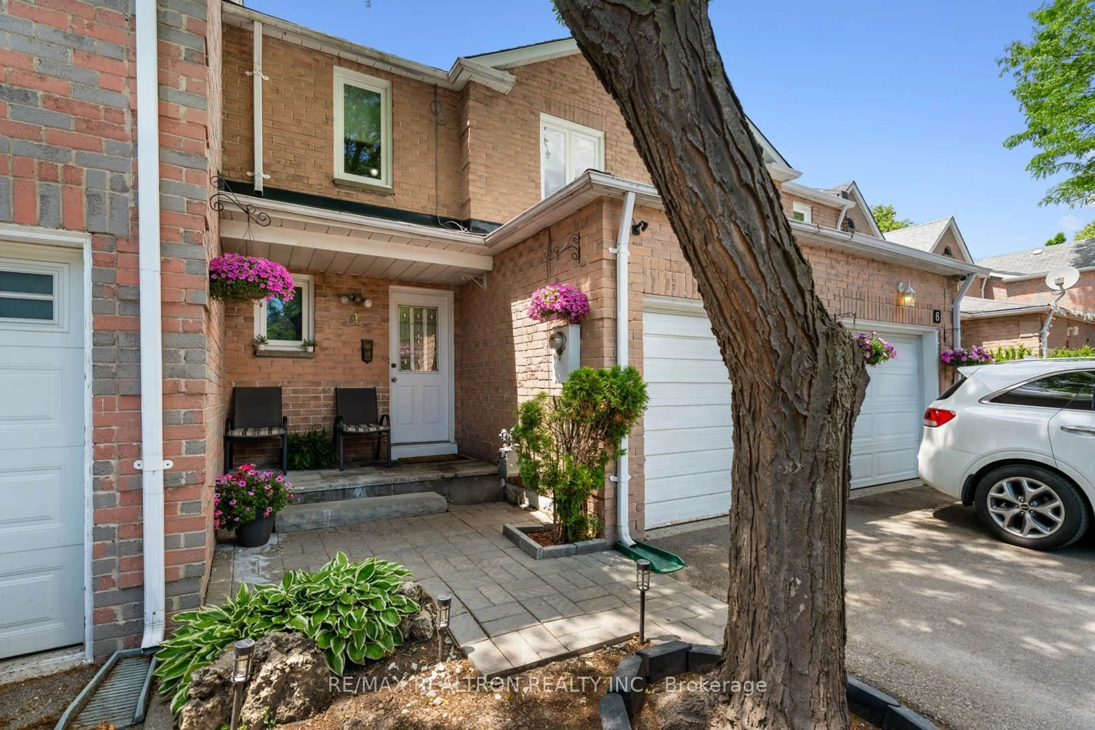 Unknown for 4 Sunshine Dr, Richmond Hill Ontario L4C 8K8