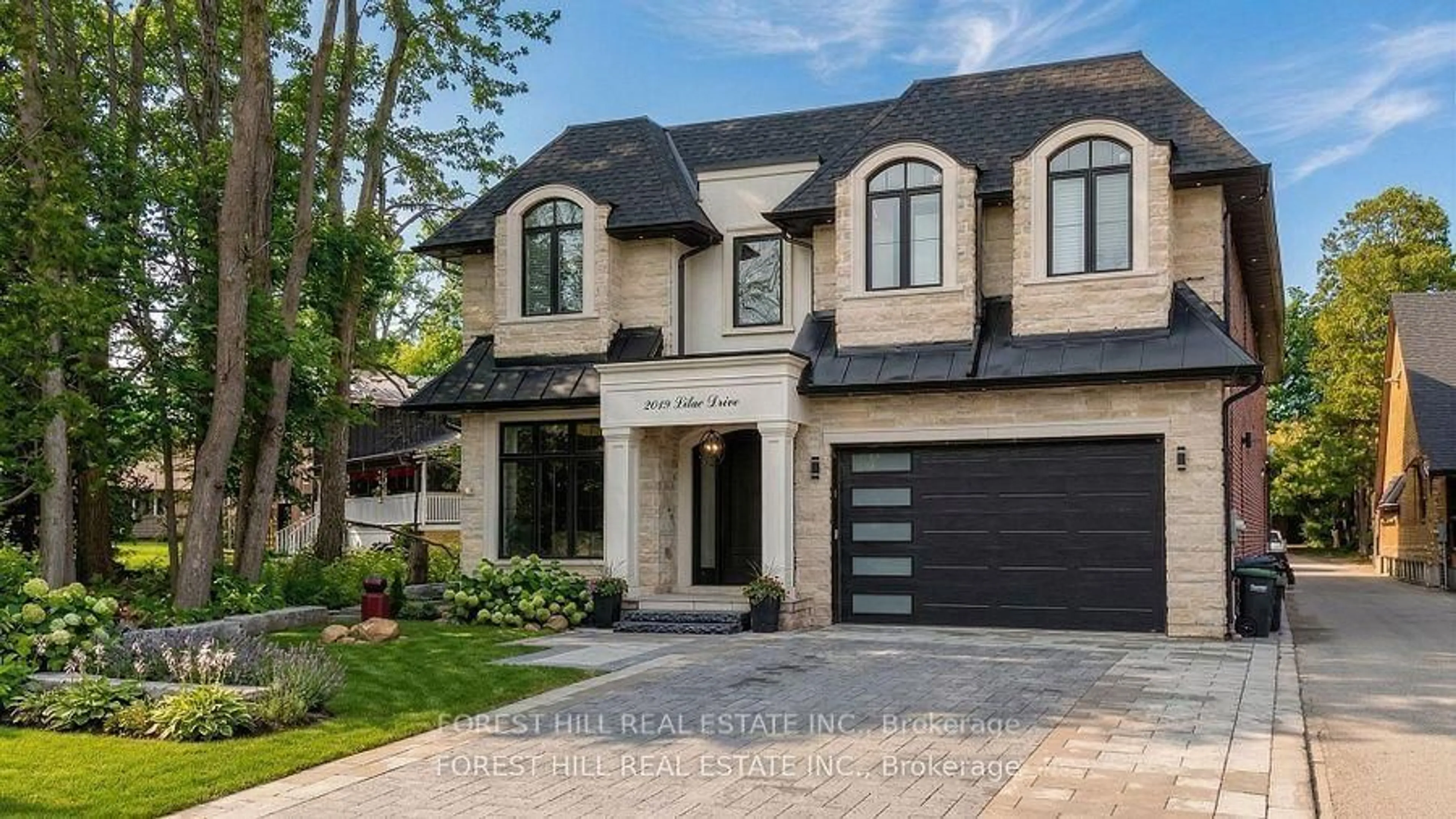 Home with brick exterior material, street for 2019 Lilac Dr, Innisfil Ontario L9S 1Y9
