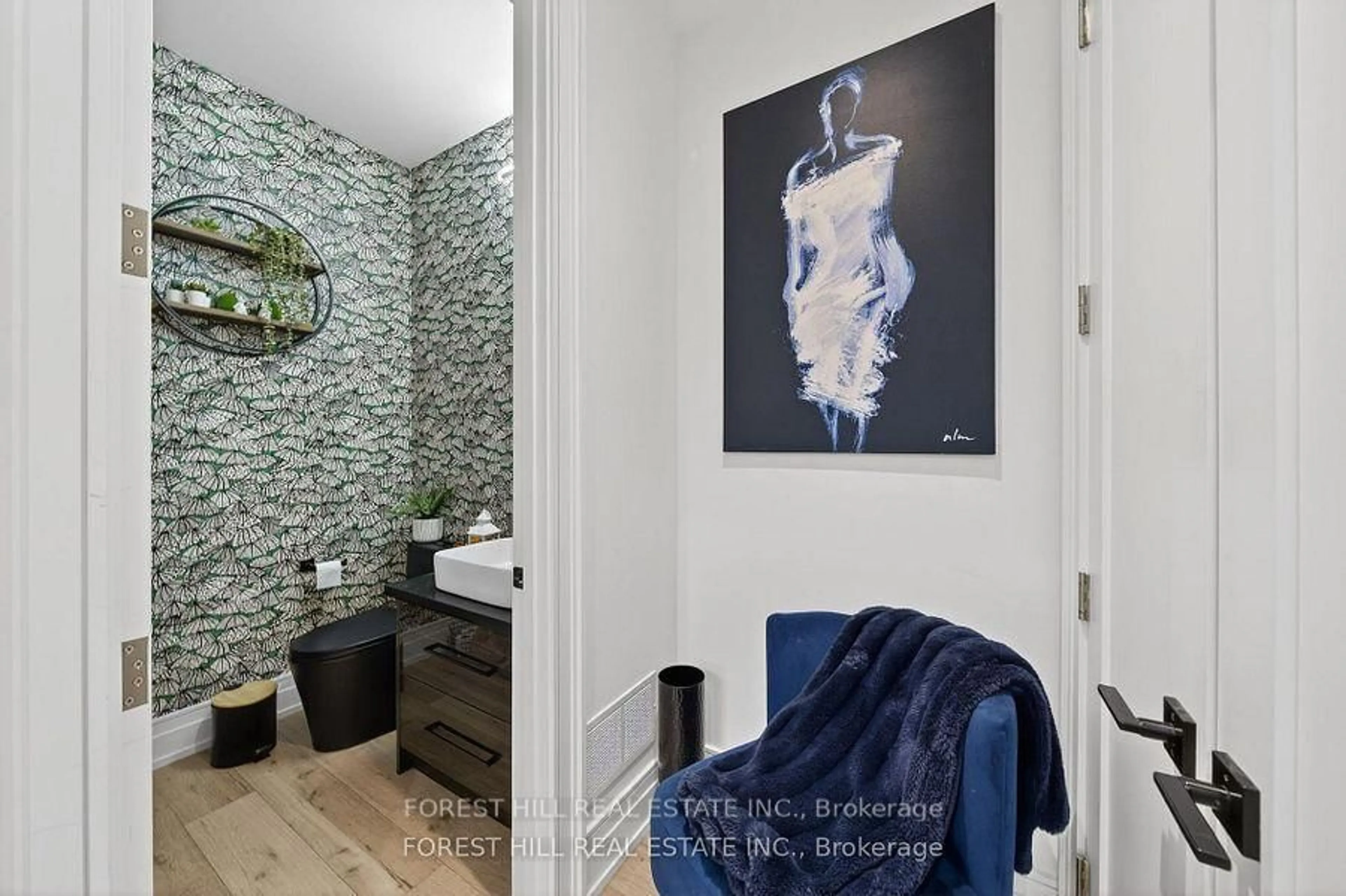 Contemporary bathroom, ceramic/tile floor for 2019 Lilac Dr, Innisfil Ontario L9S 1Y9