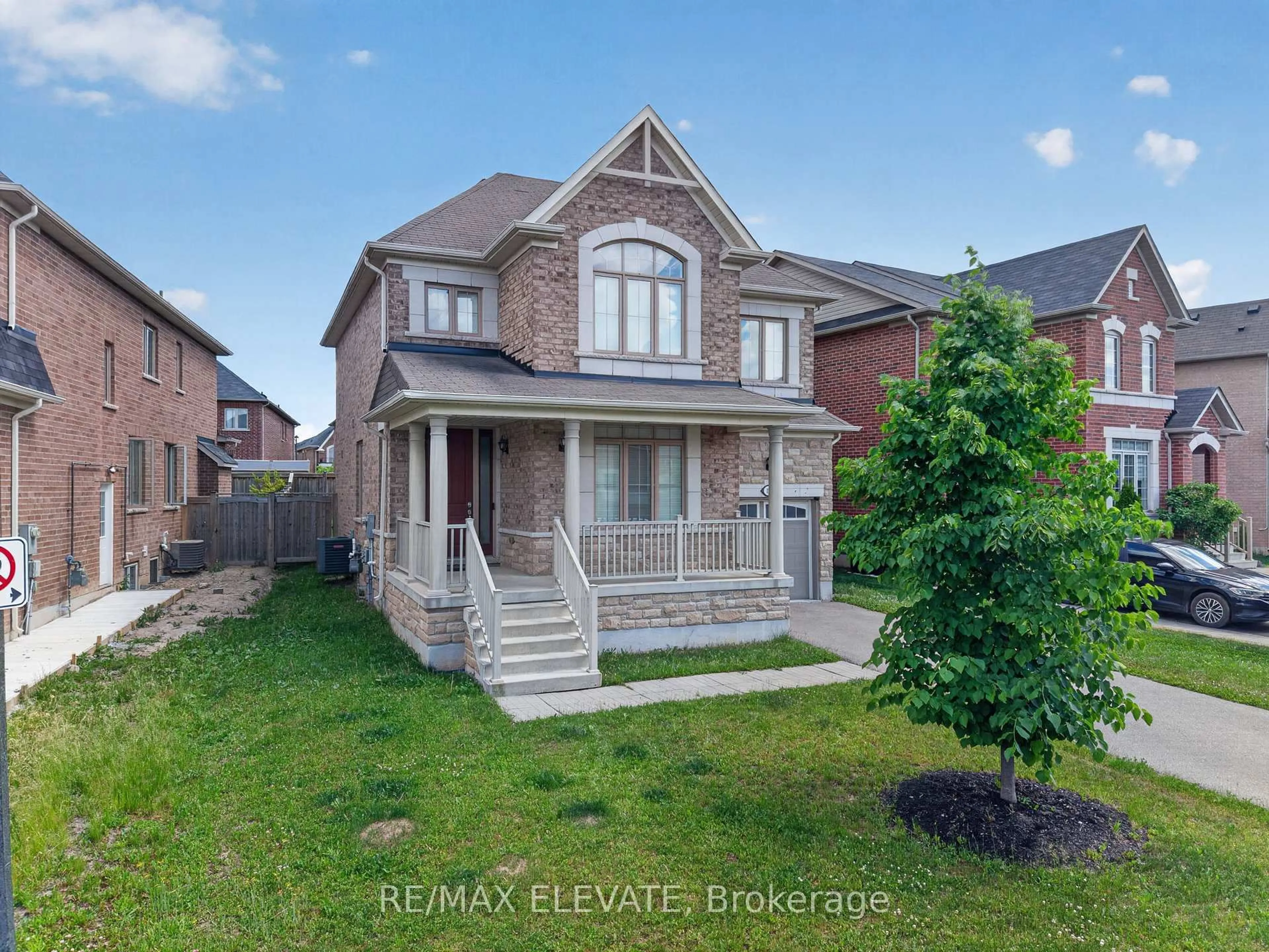Home with brick exterior material, street for 110 McDonnell Cres, Bradford West Gwillimbury Ontario L3Z 0S8