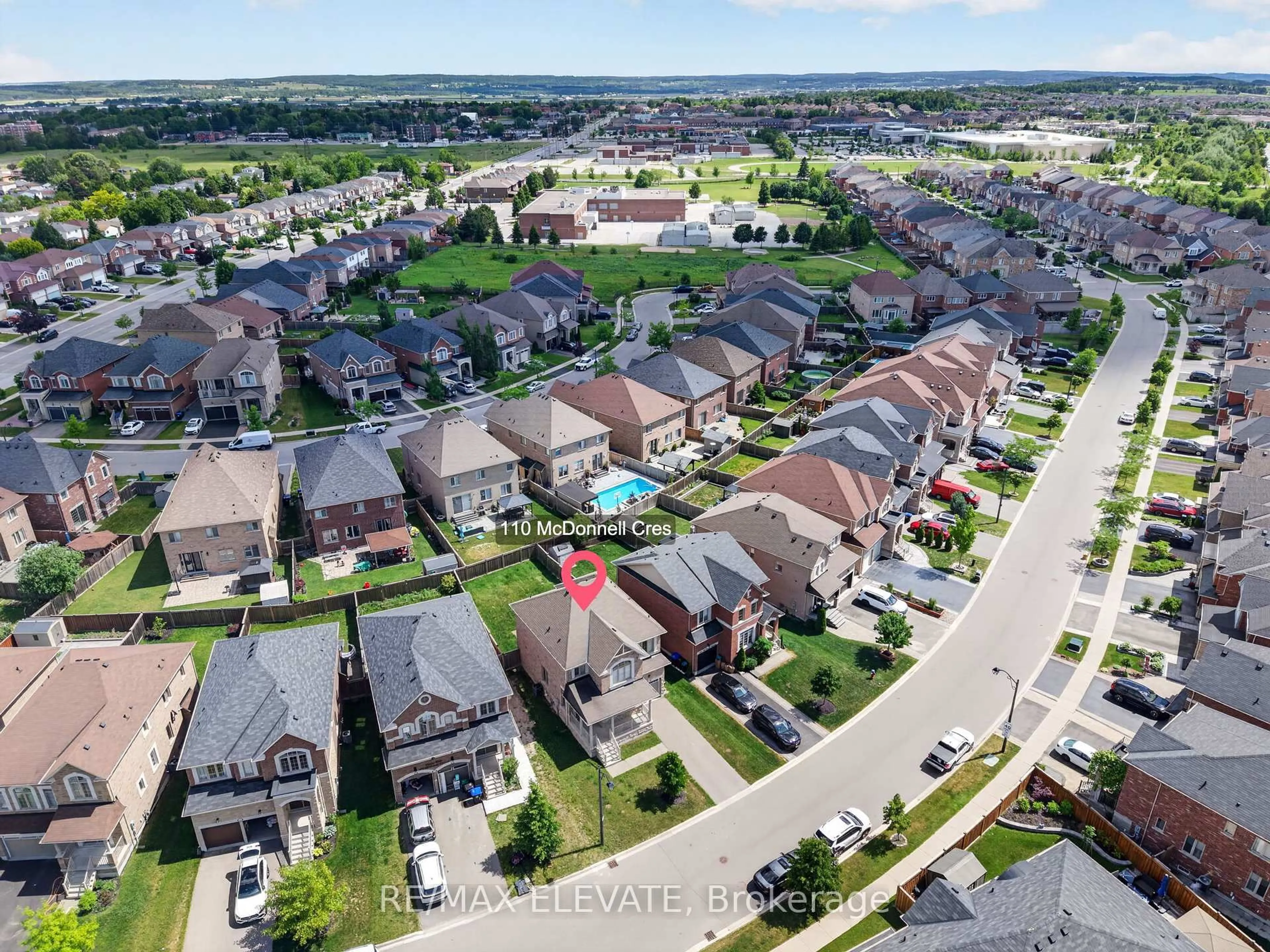A pic from outside/outdoor area/front of a property/back of a property/a pic from drone, unknown for 110 McDonnell Cres, Bradford West Gwillimbury Ontario L3Z 0S8