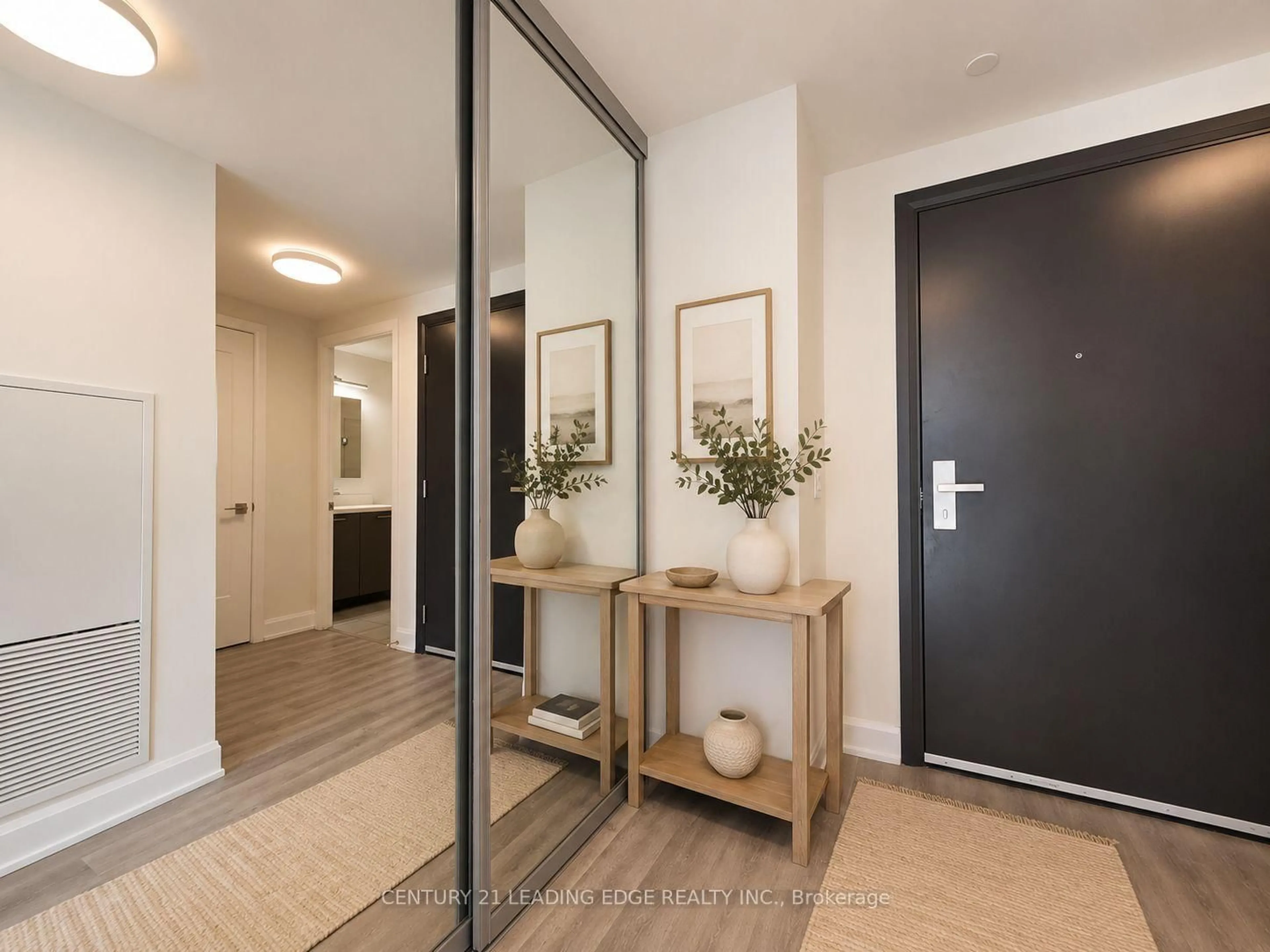 Indoor entryway for 38 Gandhi Lane #1811, Markham Ontario L3T 0G9