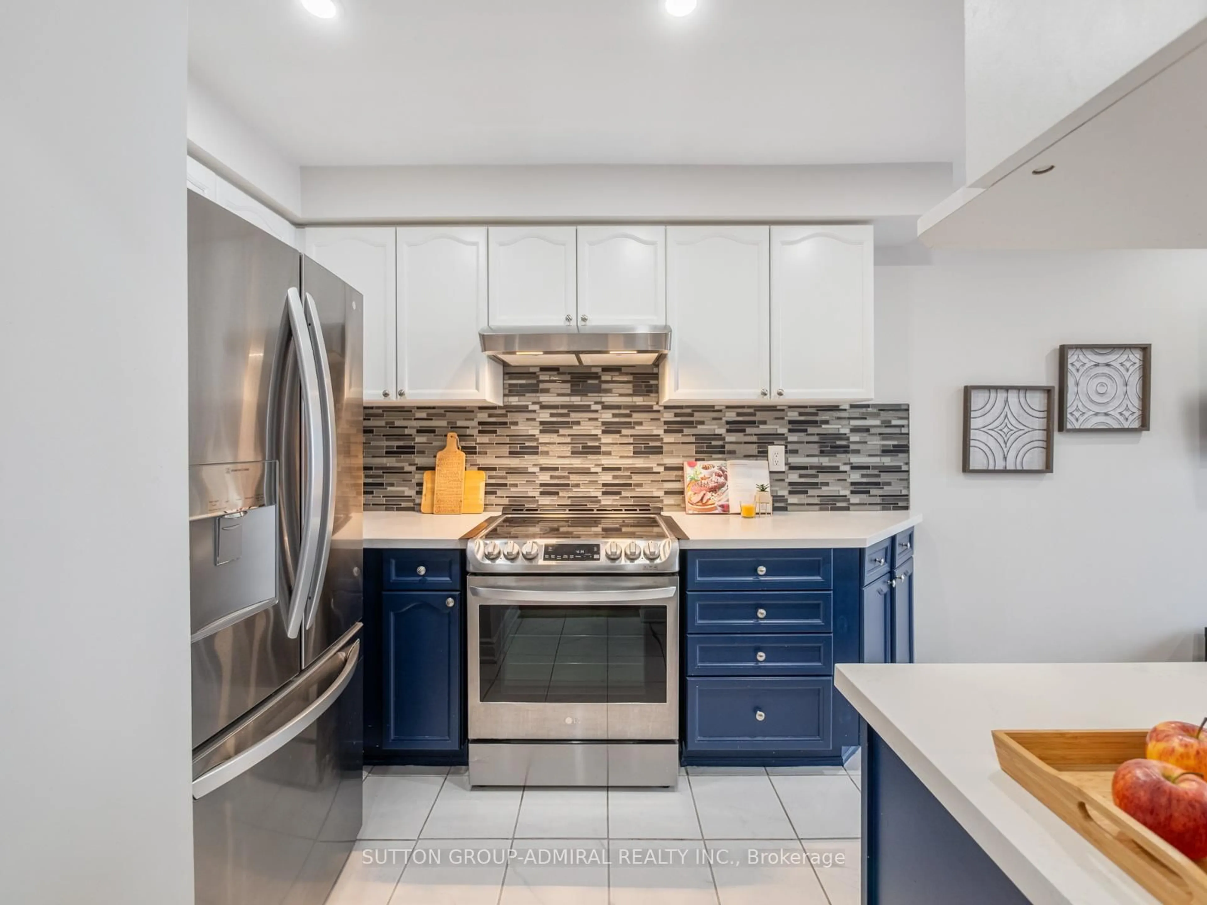 Contemporary kitchen, ceramic/tile floor for 81 Parktree Dr, Vaughan Ontario L6A 2N6