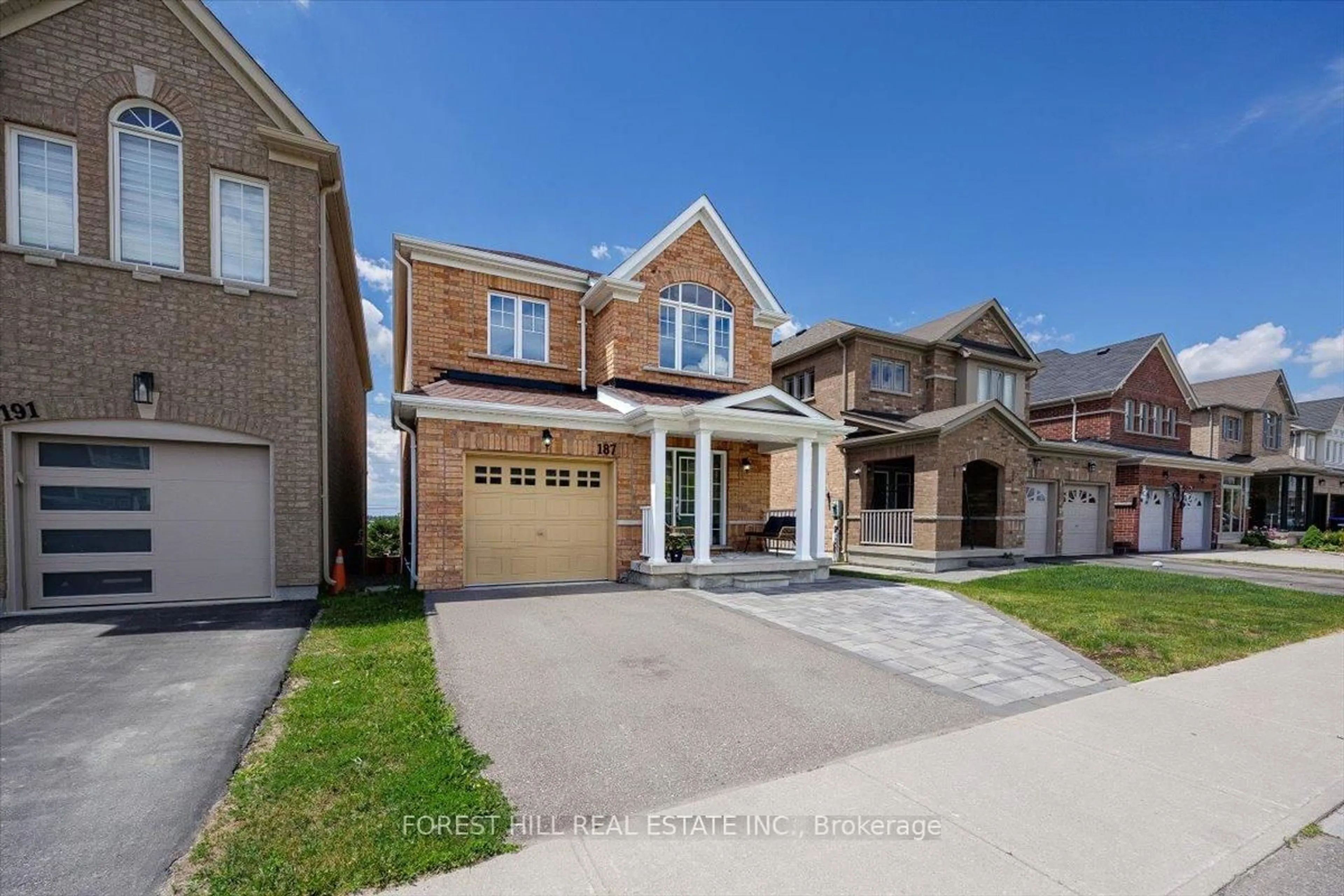 Home with brick exterior material, street for 187 Armstrong Cres, Bradford West Gwillimbury Ontario L3Z 0L3