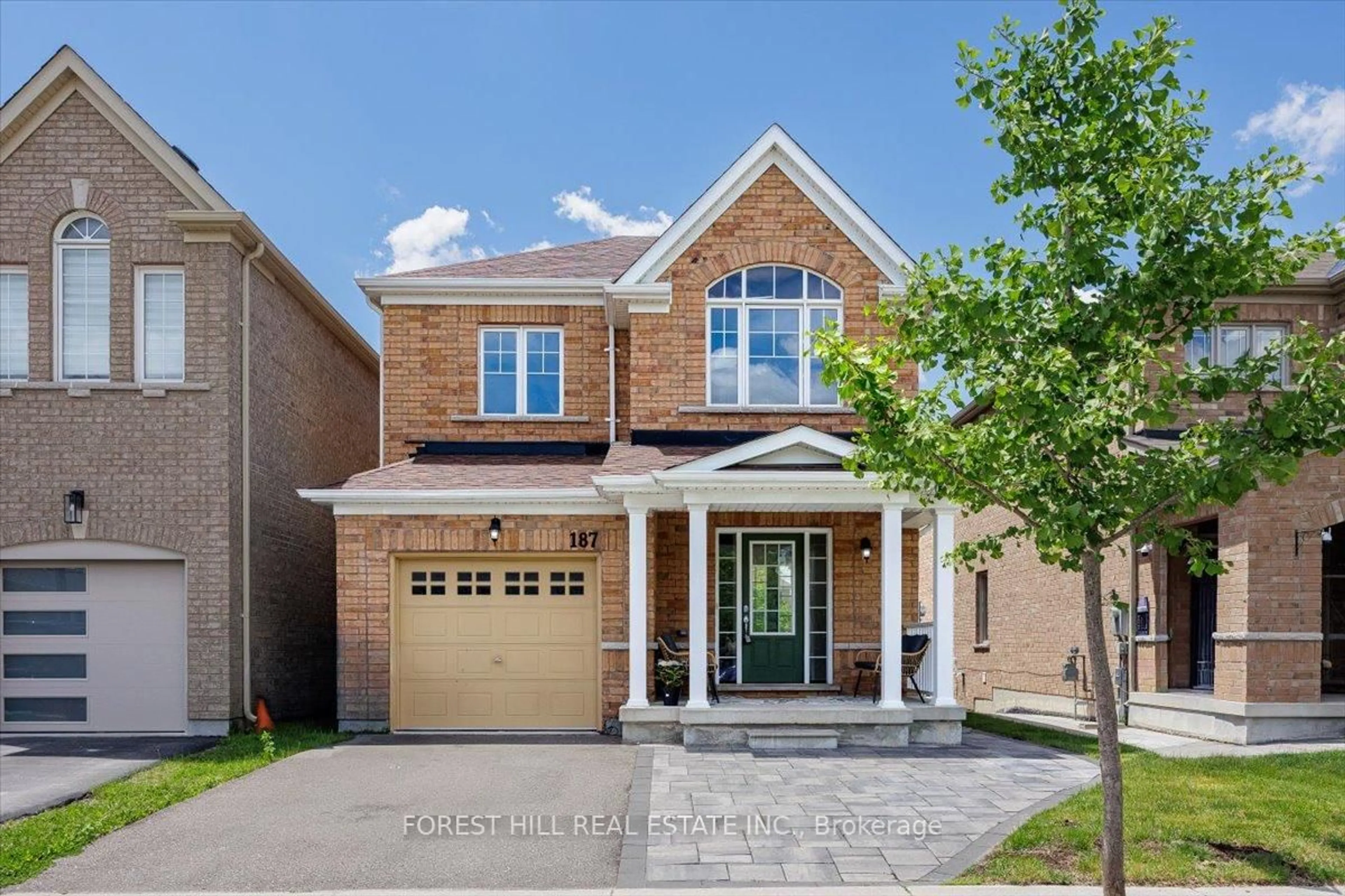 Home with brick exterior material, street for 187 Armstrong Cres, Bradford West Gwillimbury Ontario L3Z 0L3