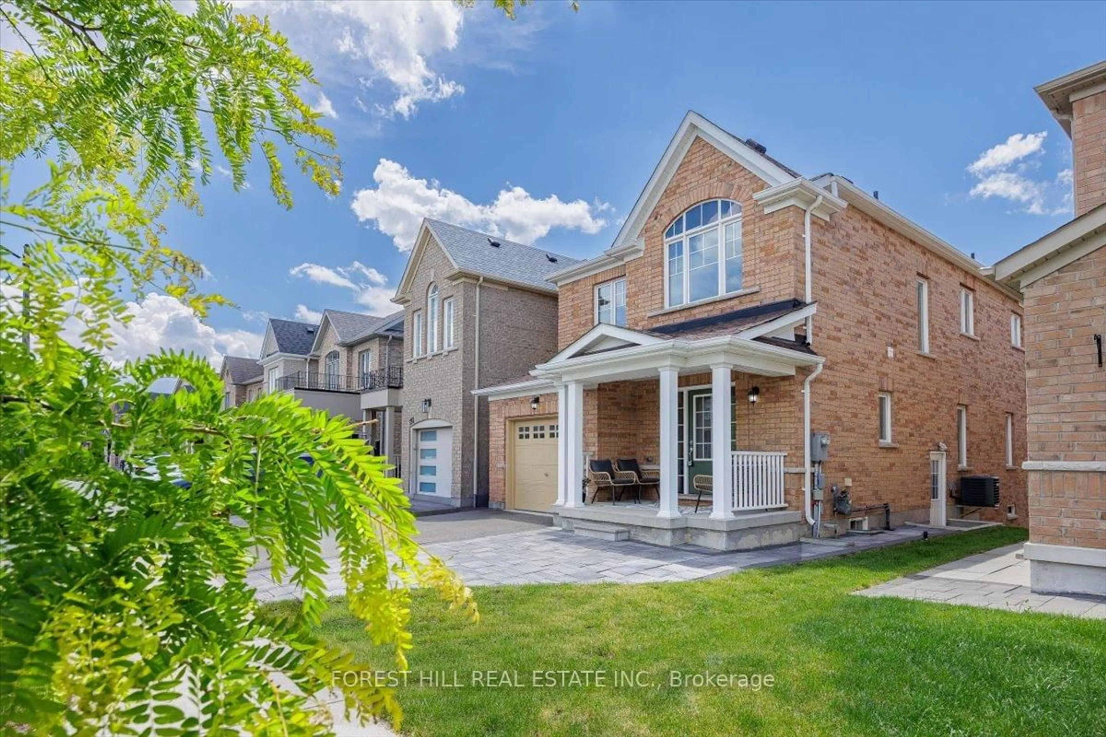 Home with brick exterior material, street for 187 Armstrong Cres, Bradford West Gwillimbury Ontario L3Z 0L3