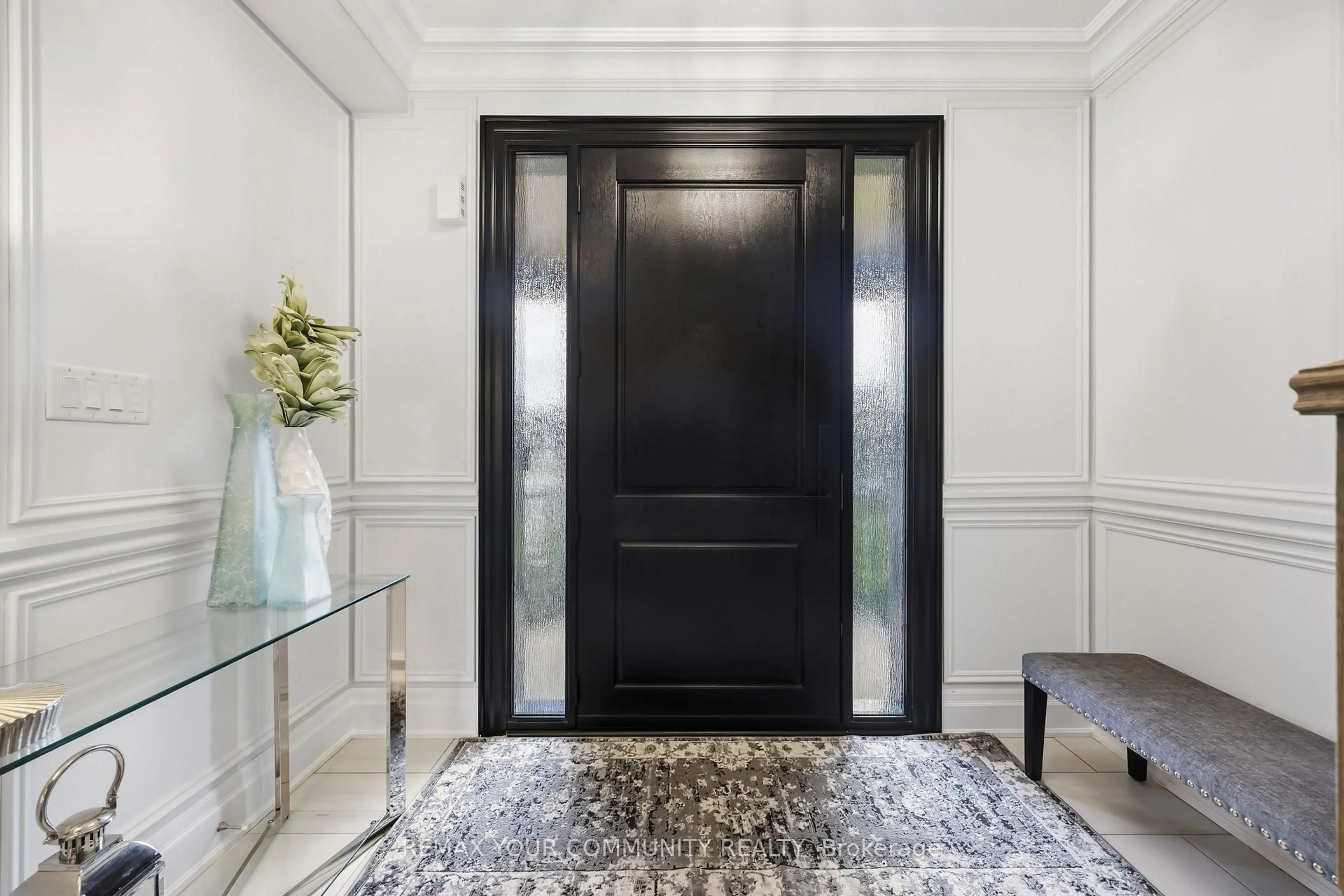 Indoor foyer for 57 Ridgeview Crt, Bradford West Gwillimbury Ontario L3Z 0R9