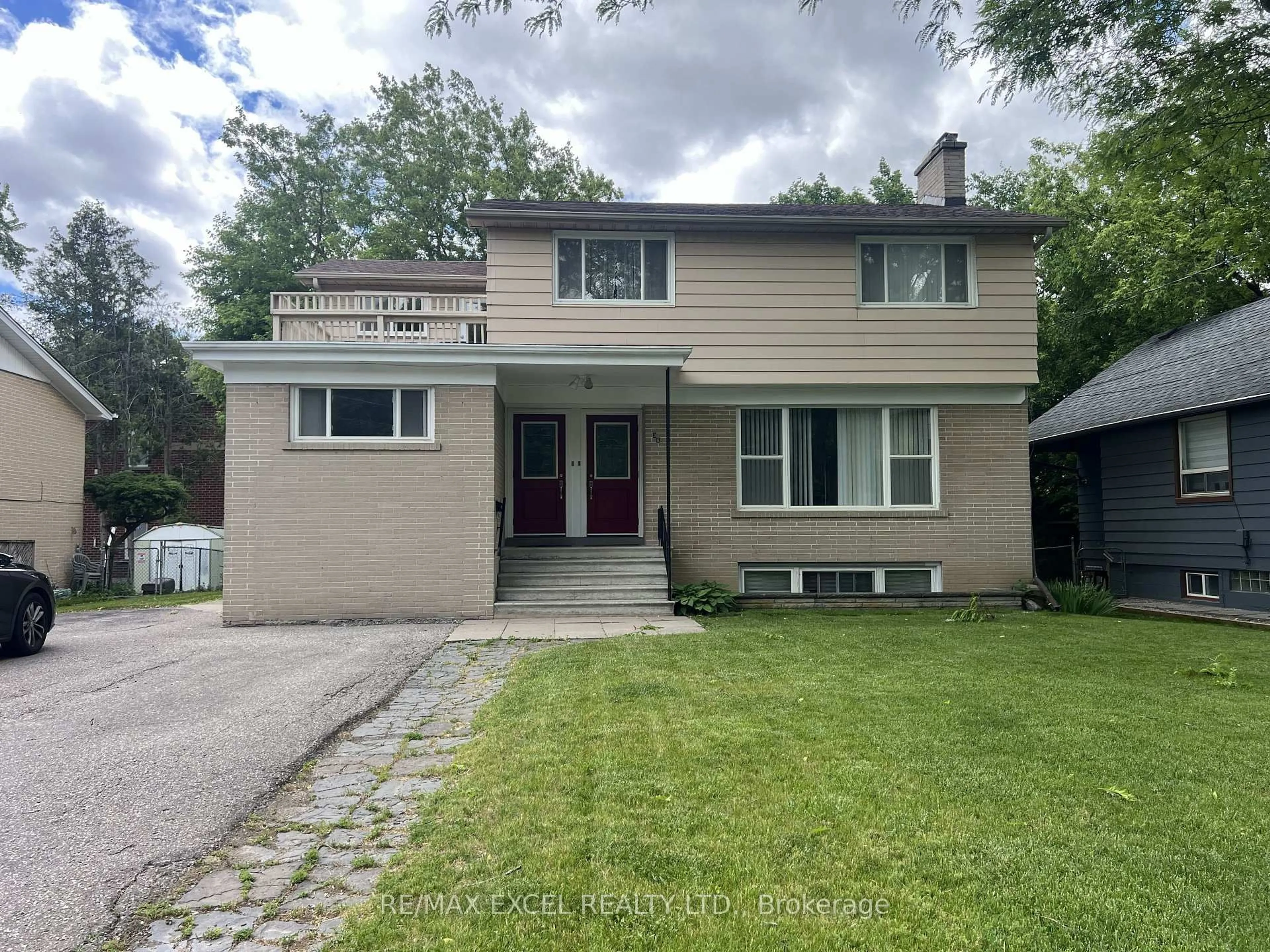 Home with vinyl exterior material, street for 36 Hall St, Richmond Hill Ontario L6C 1V7