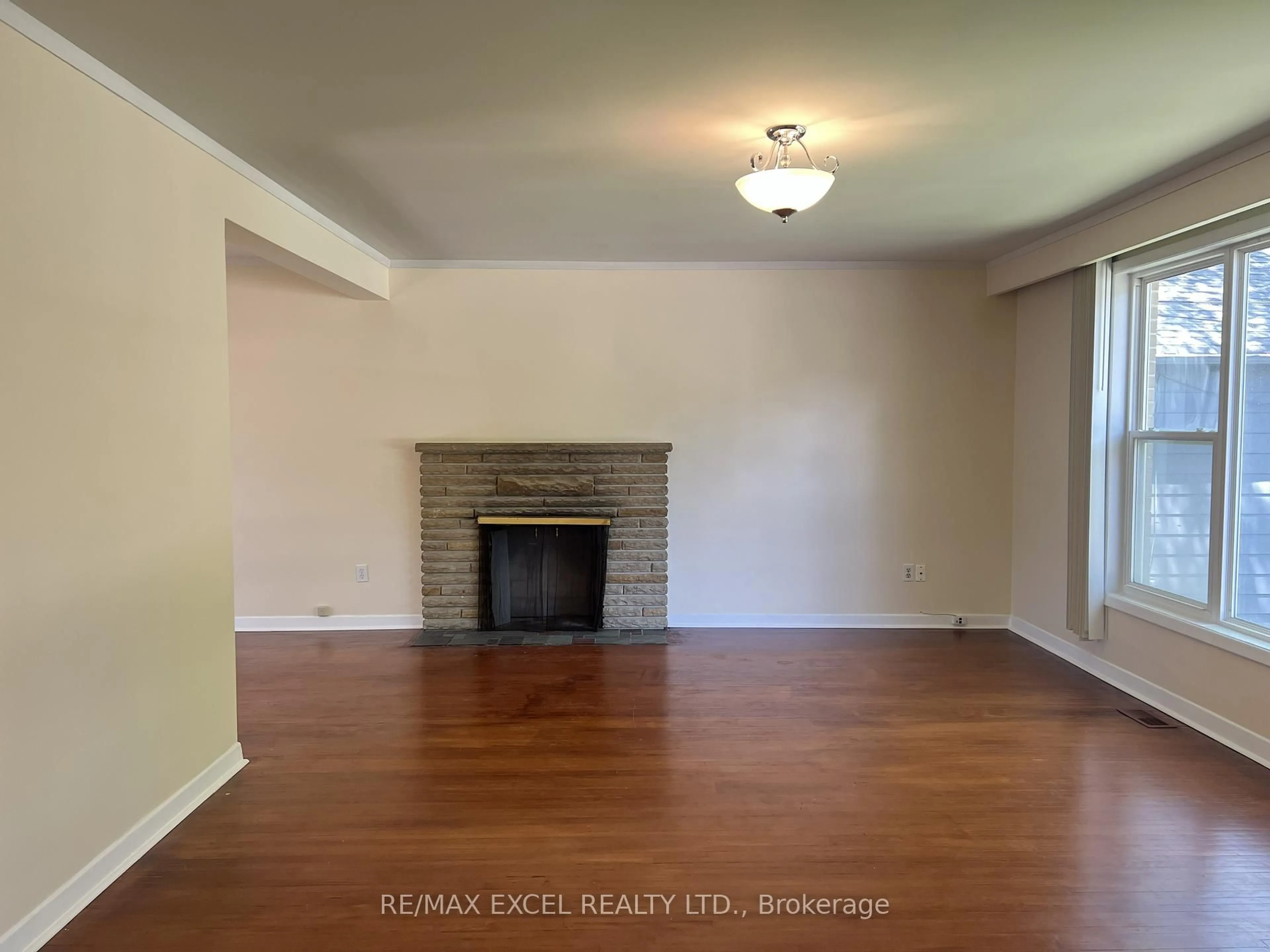 A pic of a room for 36 Hall St, Richmond Hill Ontario L6C 1V7