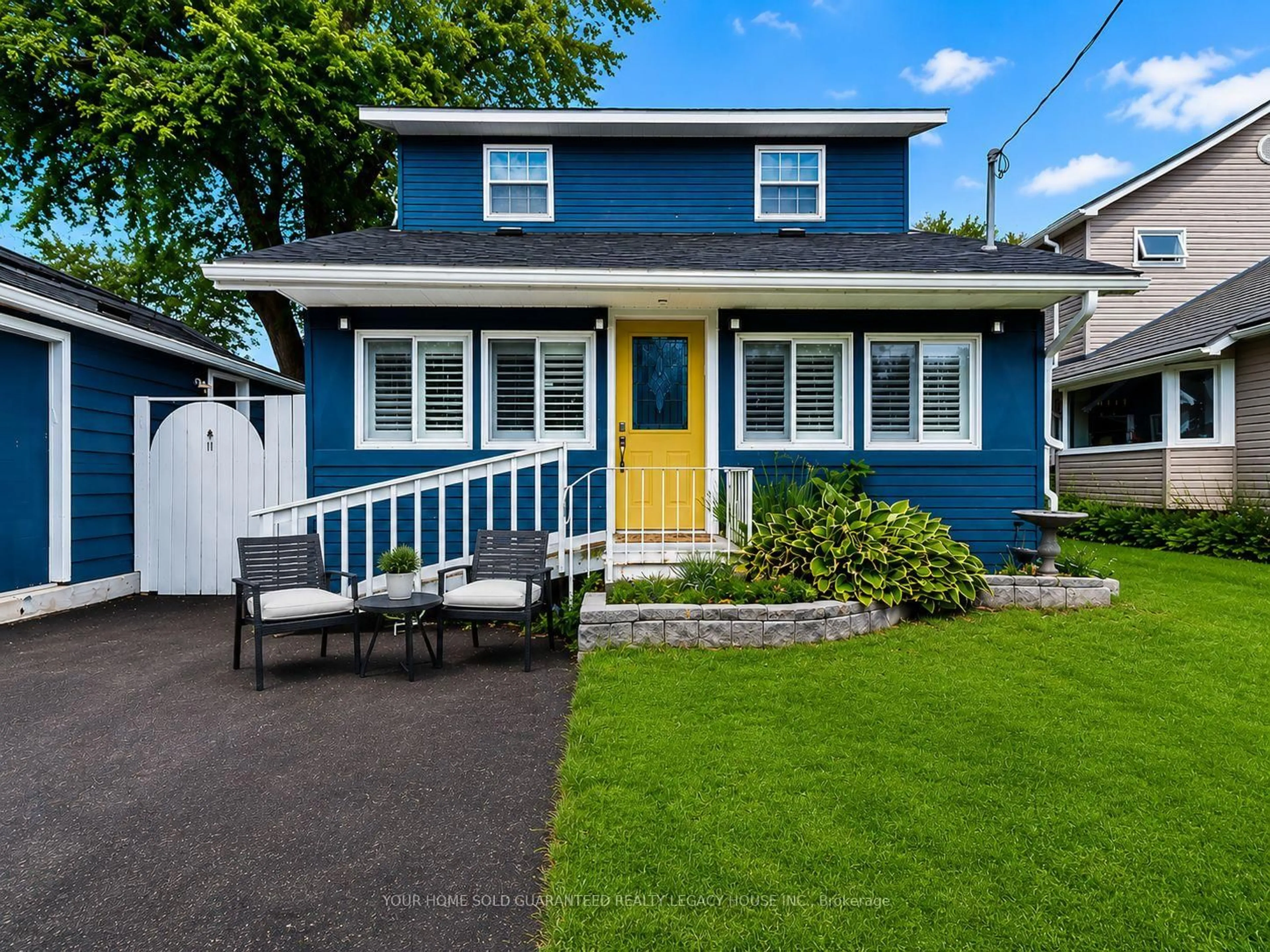 Home with vinyl exterior material, street for 254 Pine Beach Dr, Georgina Ontario L4P 2V5