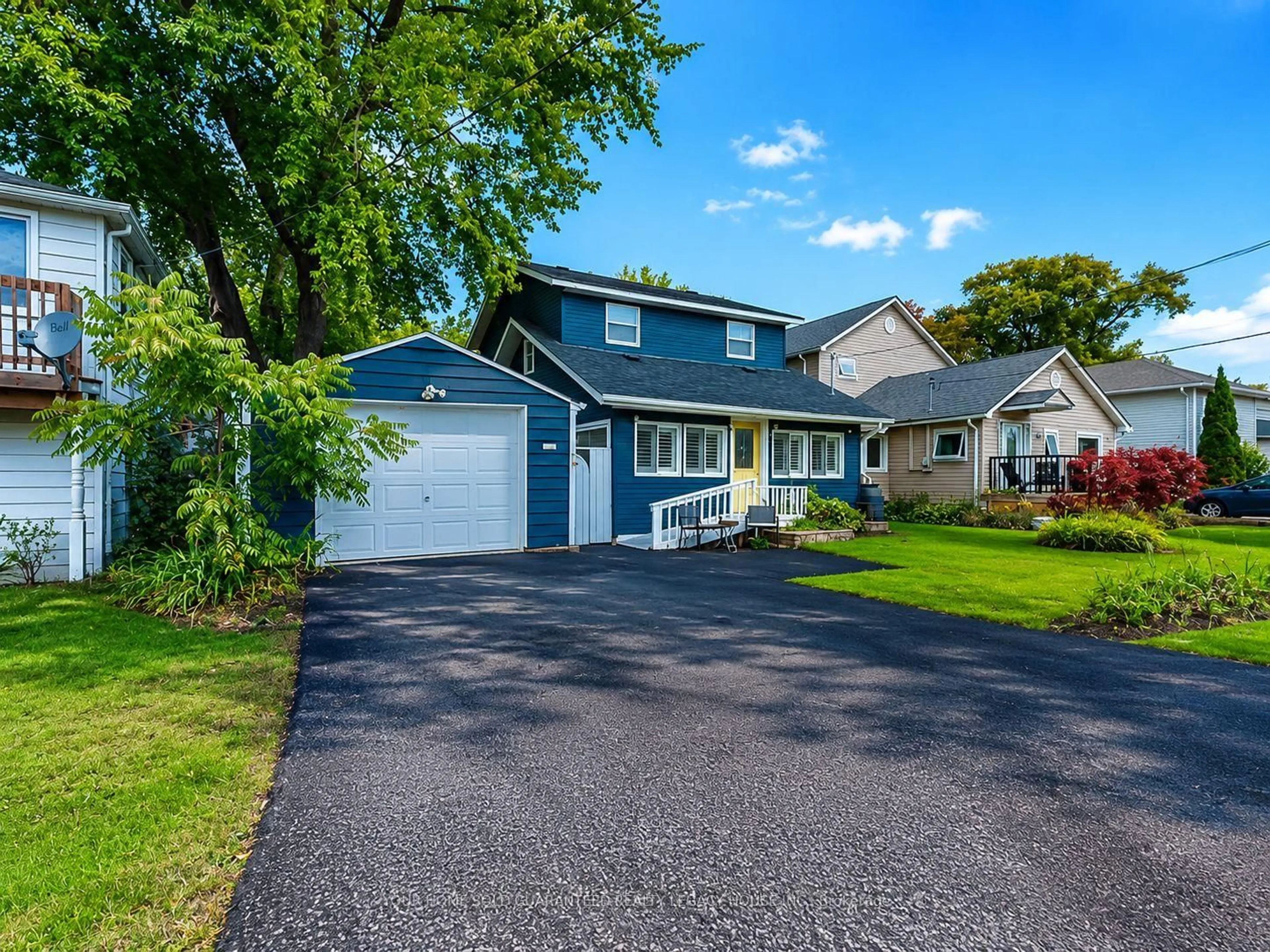 Home with vinyl exterior material, street for 254 Pine Beach Dr, Georgina Ontario L4P 2V5