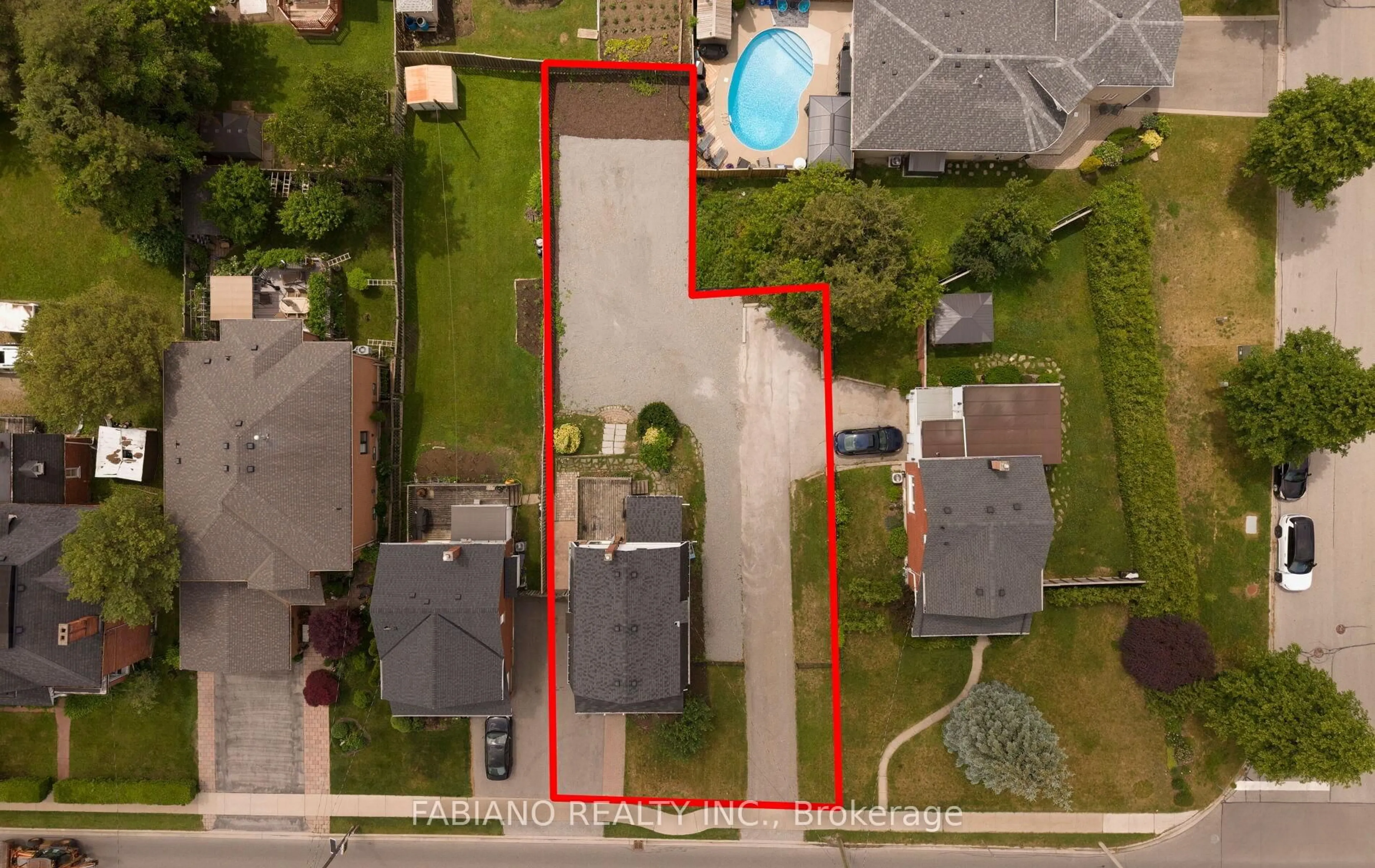 A pic from outside/outdoor area/front of a property/back of a property/a pic from drone, street for 7872 - 7876 Kipling Ave, Vaughan Ontario L4L 1Z5