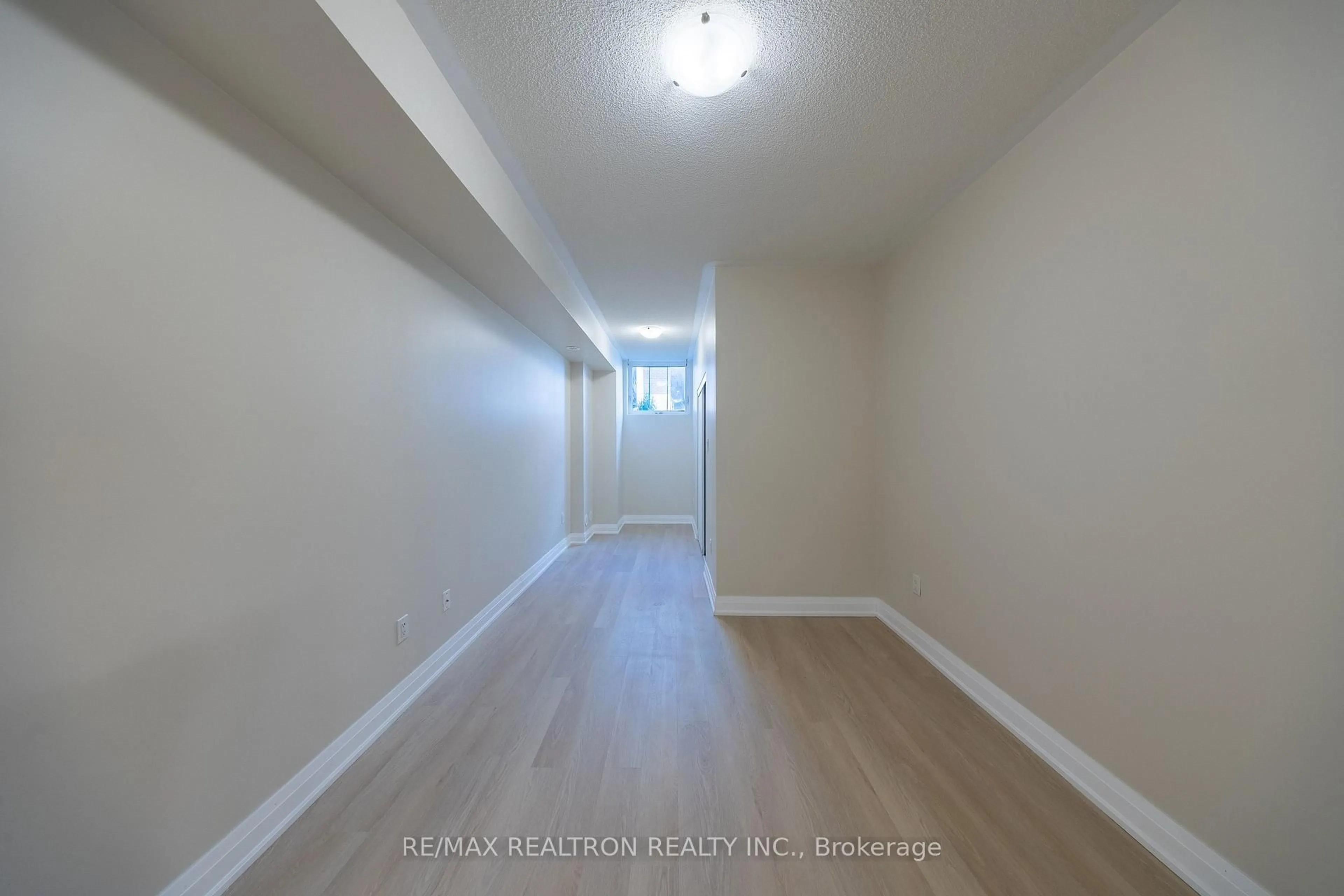A pic of a room for 6 Whitaker Way #157, Whitchurch-Stouffville Ontario L4A 4T4