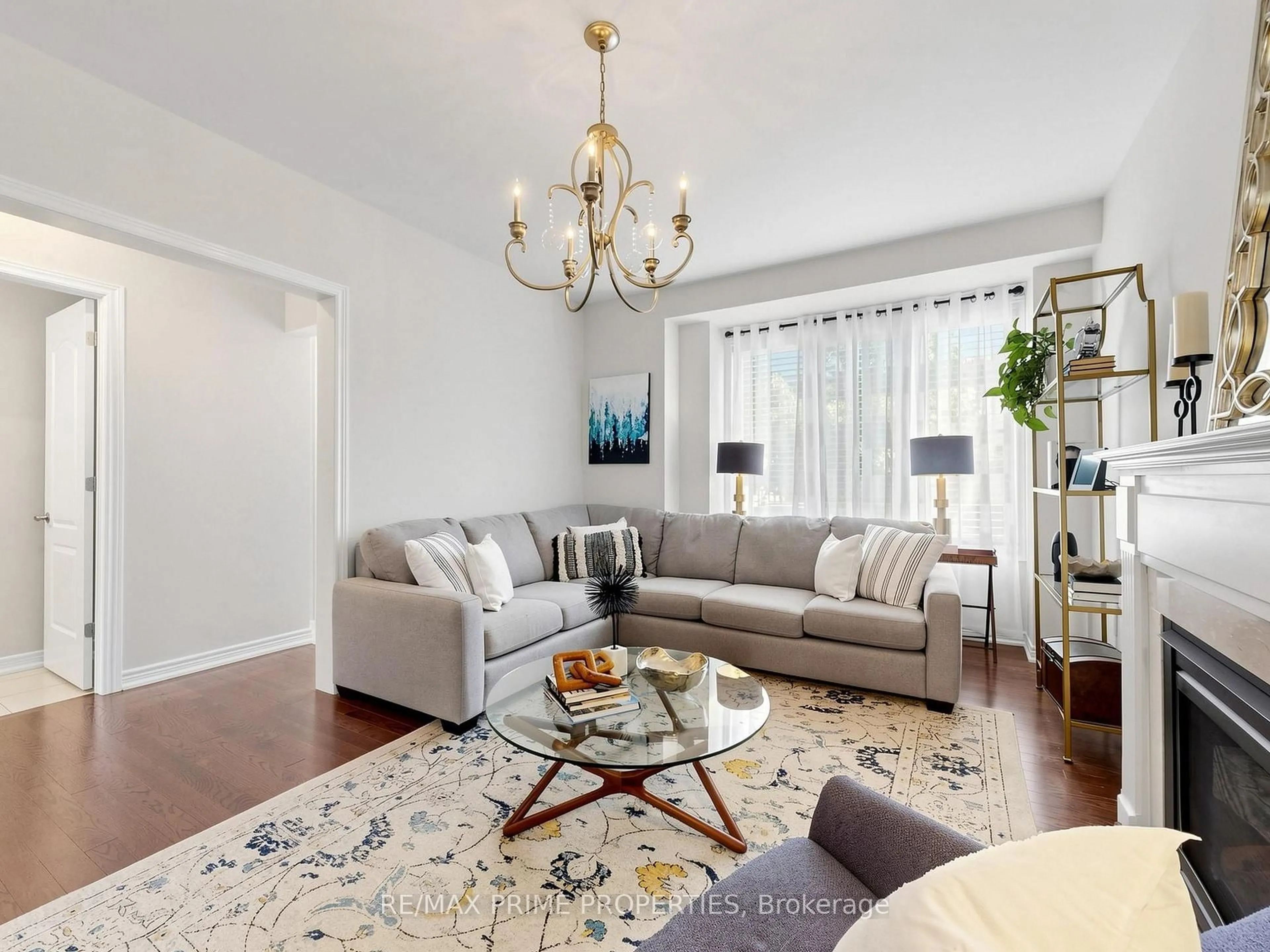 Living room with furniture, unknown for 10 Cinemark Ave, Markham Ontario L6B 0W2