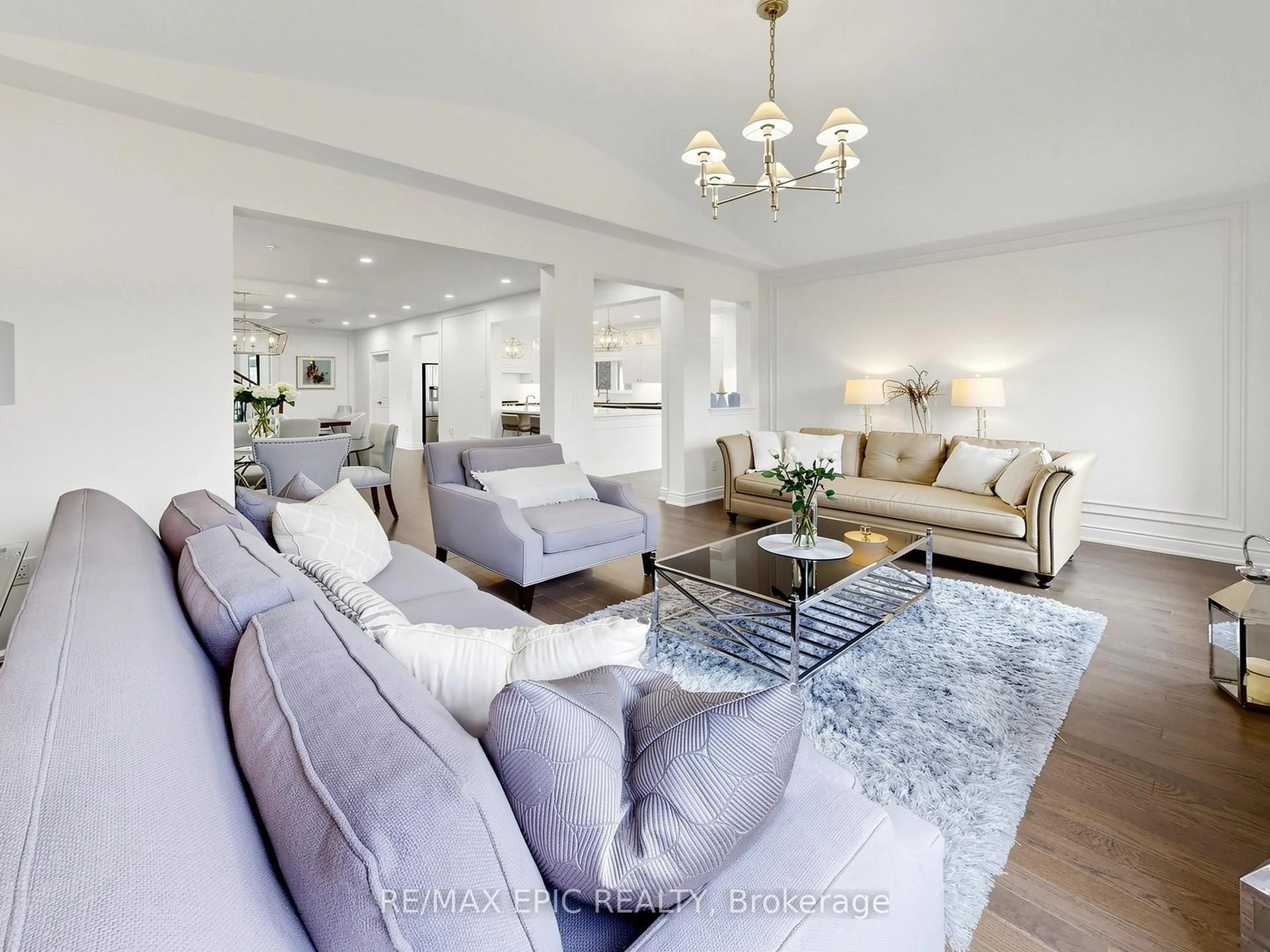 Living room with furniture, unknown for 122 Scarlet Way, Bradford West Gwillimbury Ontario L3Z 4J2