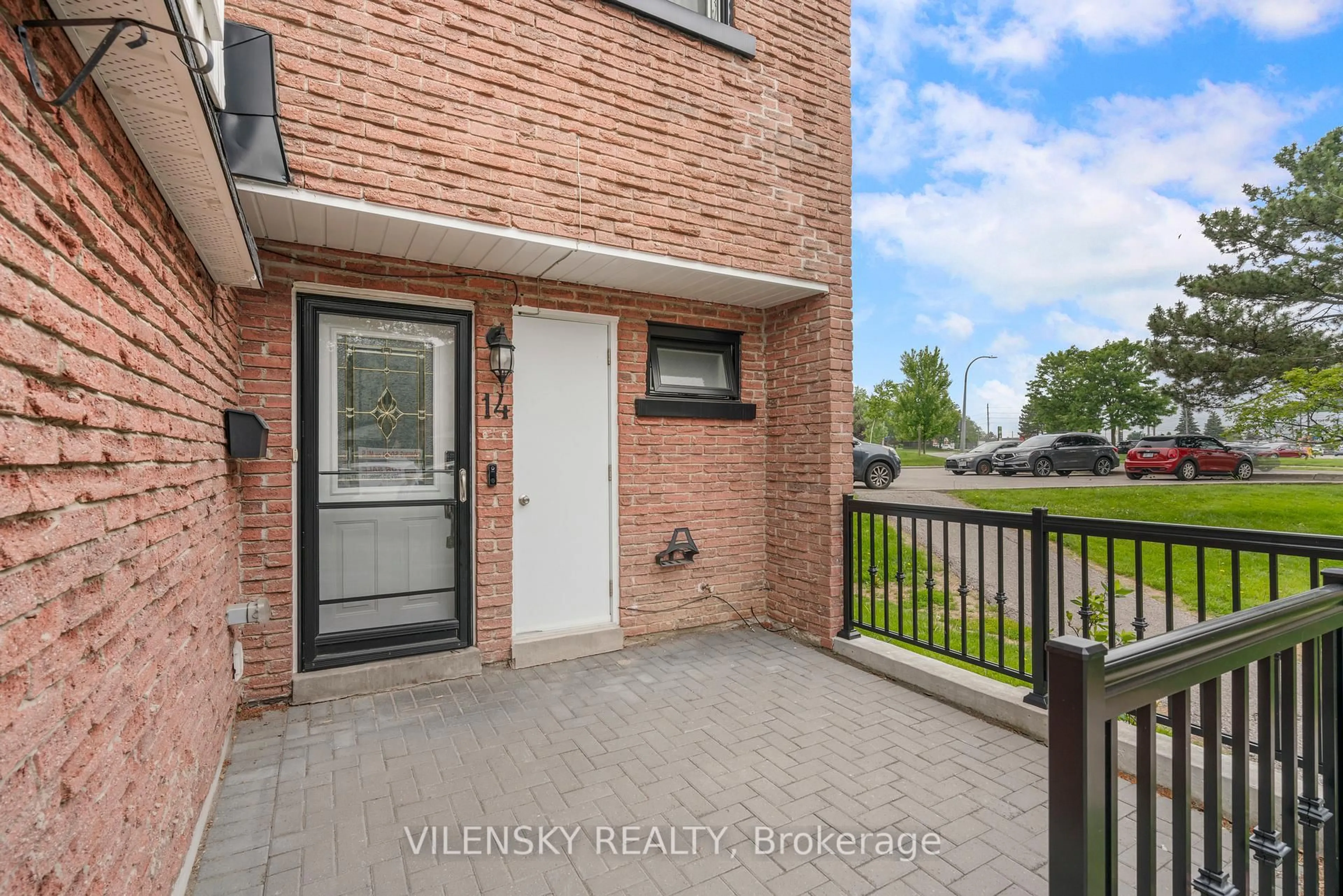 Unknown for 14 Poplar Cres #19, Aurora Ontario L4G 3L3