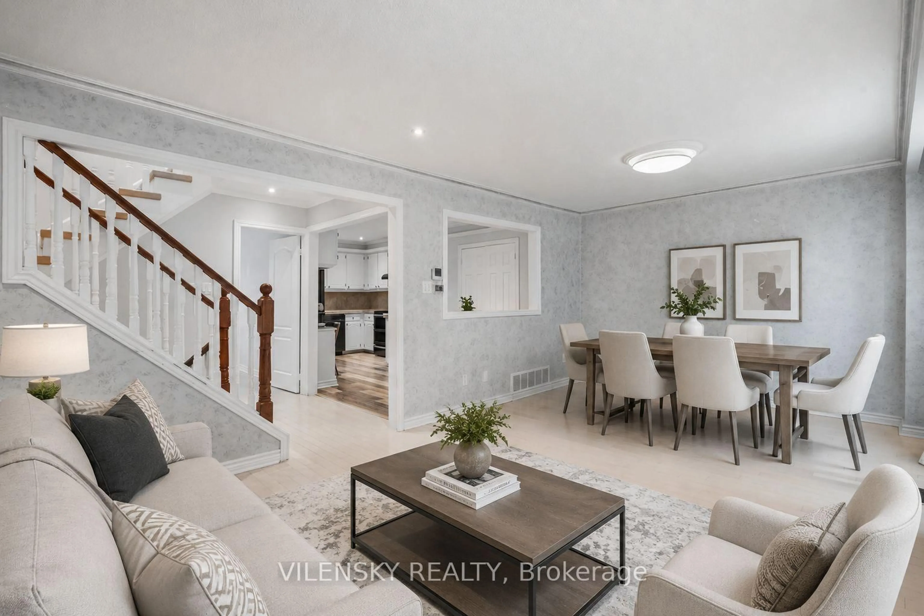 Unknown for 14 Poplar Cres #19, Aurora Ontario L4G 3L3