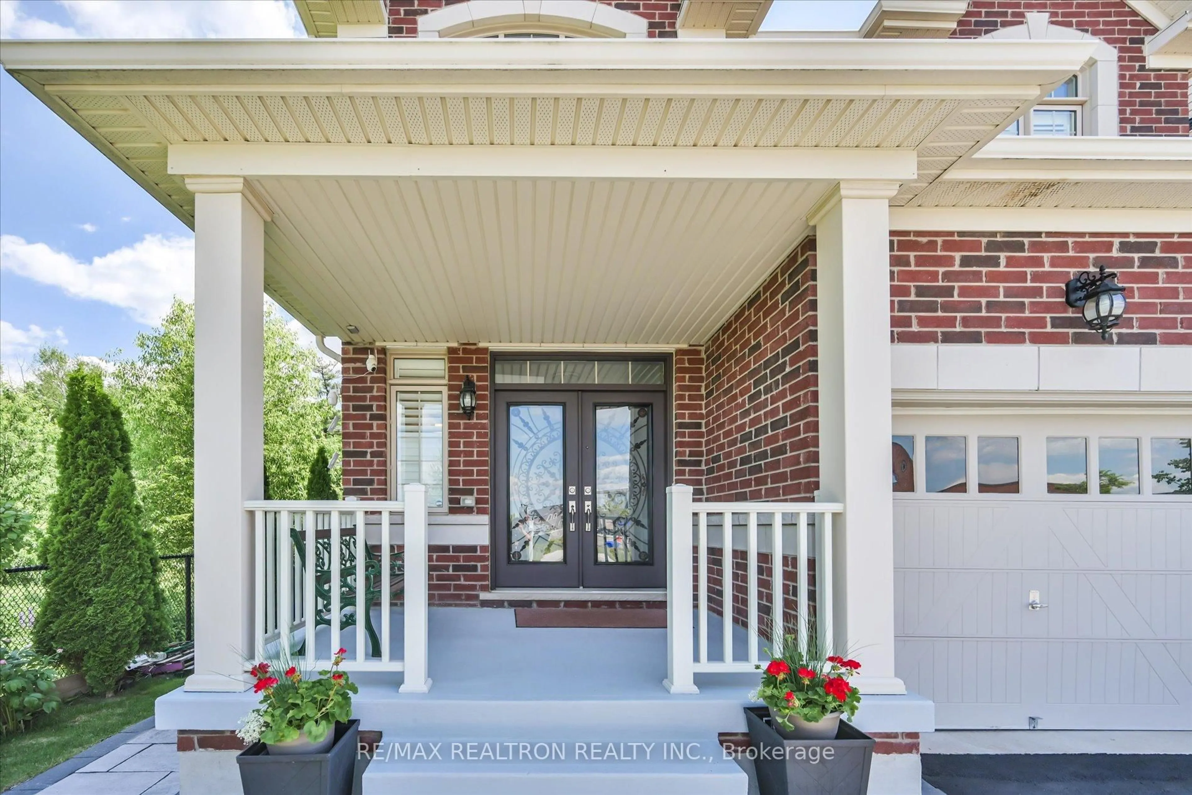 Indoor entryway for 175 William Graham Dr, Aurora Ontario L4G 0W5