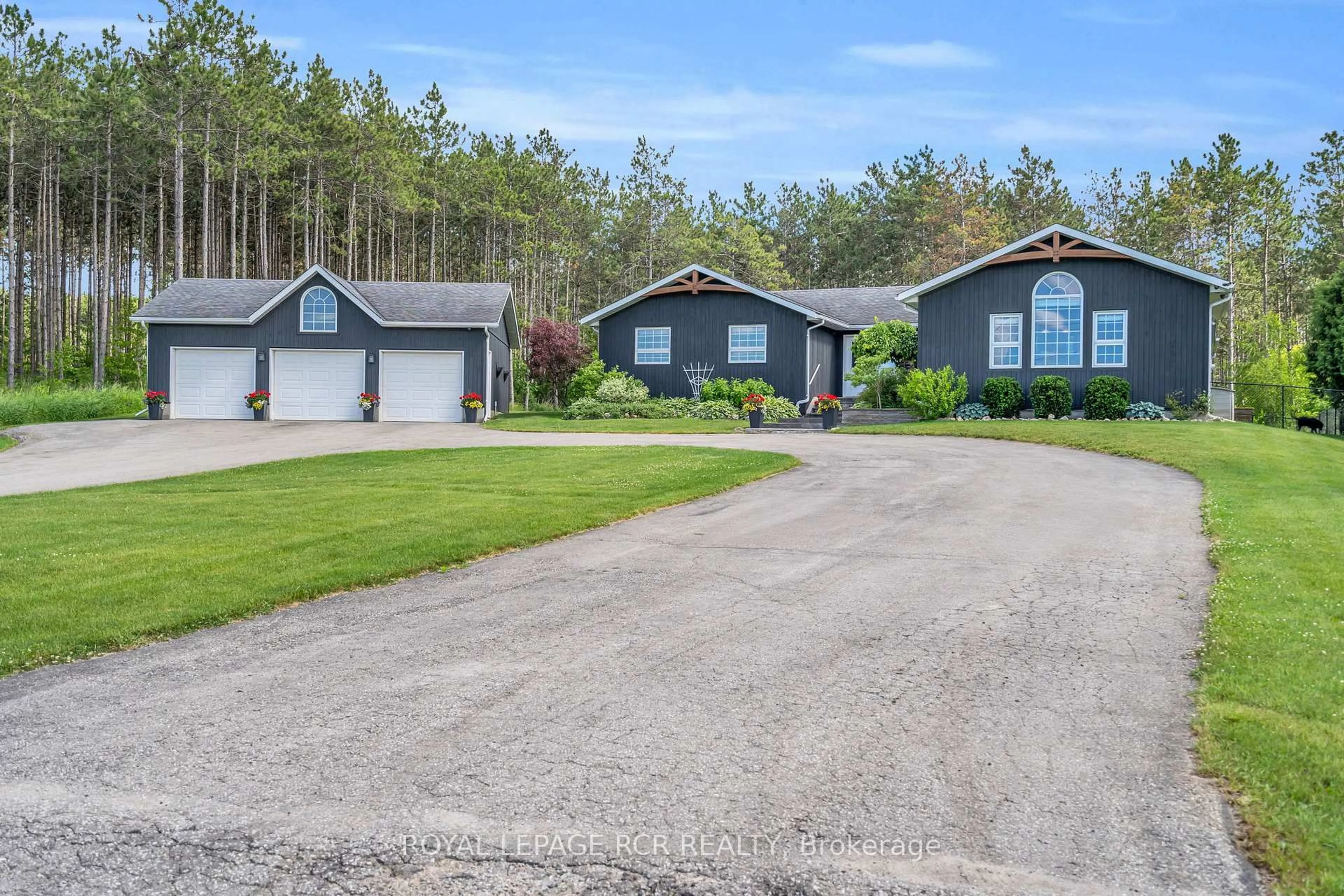 A pic from outside/outdoor area/front of a property/back of a property/a pic from drone, unknown for 3463 Line 12, Bradford West Gwillimbury Ontario L3Z 2A5