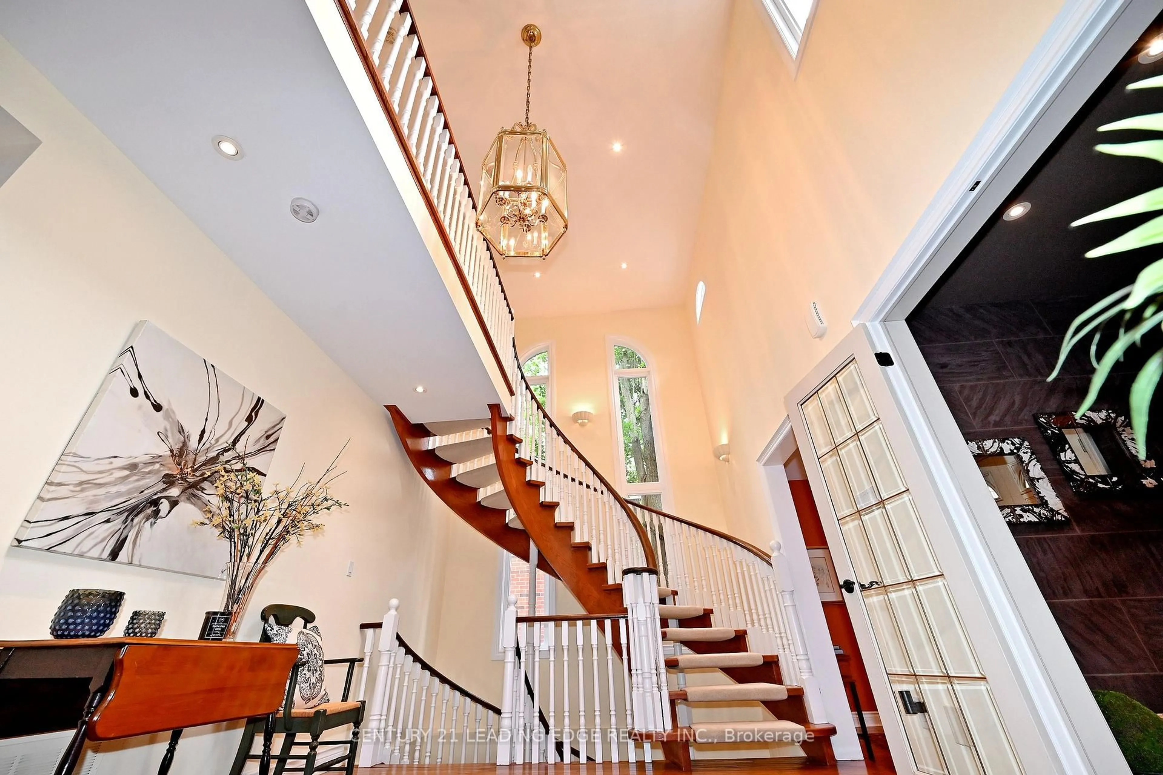 Indoor foyer for 7 Normandale Rd, Markham Ontario L3R 4J7