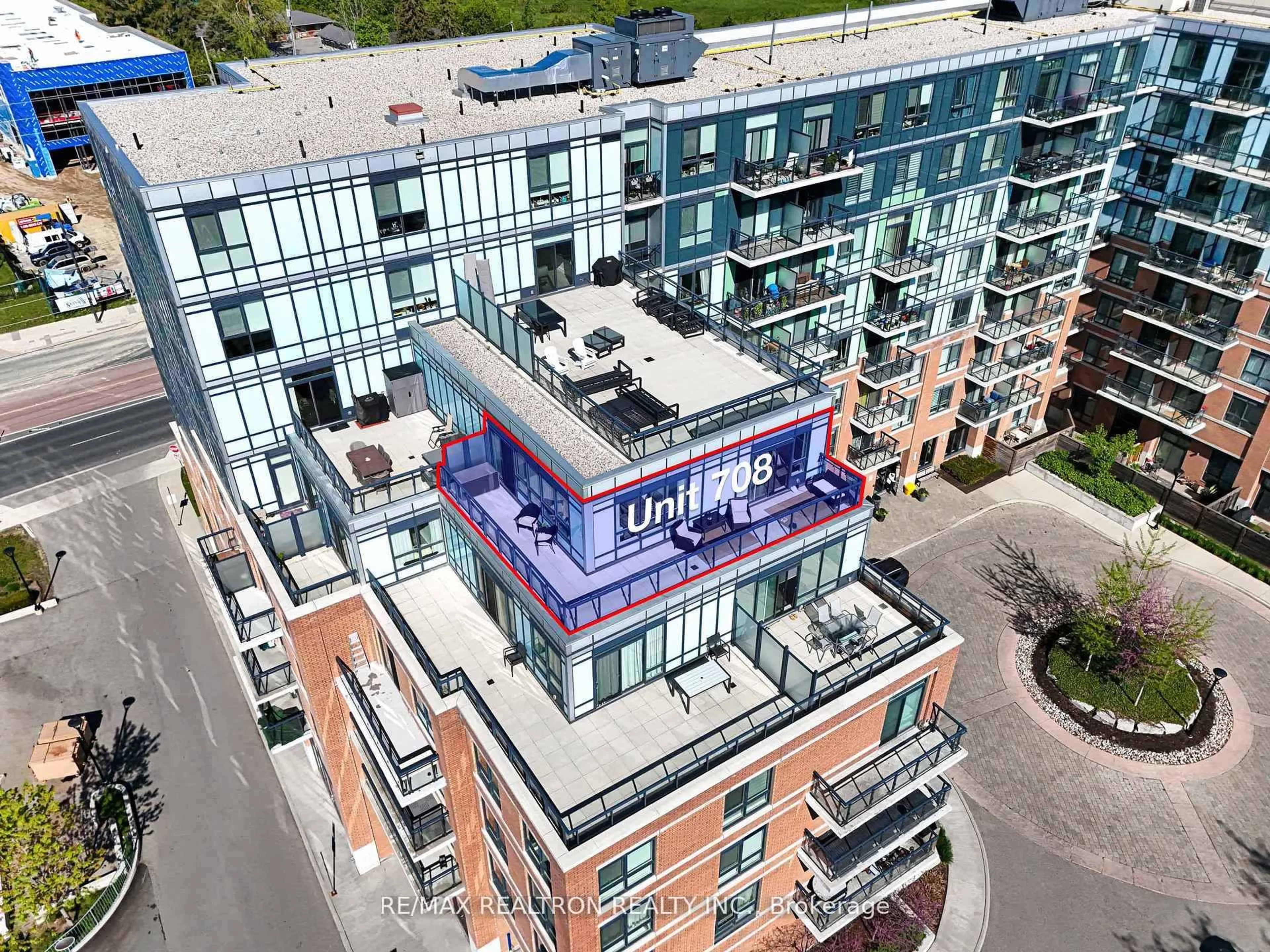 A pic from outside/outdoor area/front of a property/back of a property/a pic from drone, building for 11611 Yonge St #708, Richmond Hill Ontario L4E 1G2