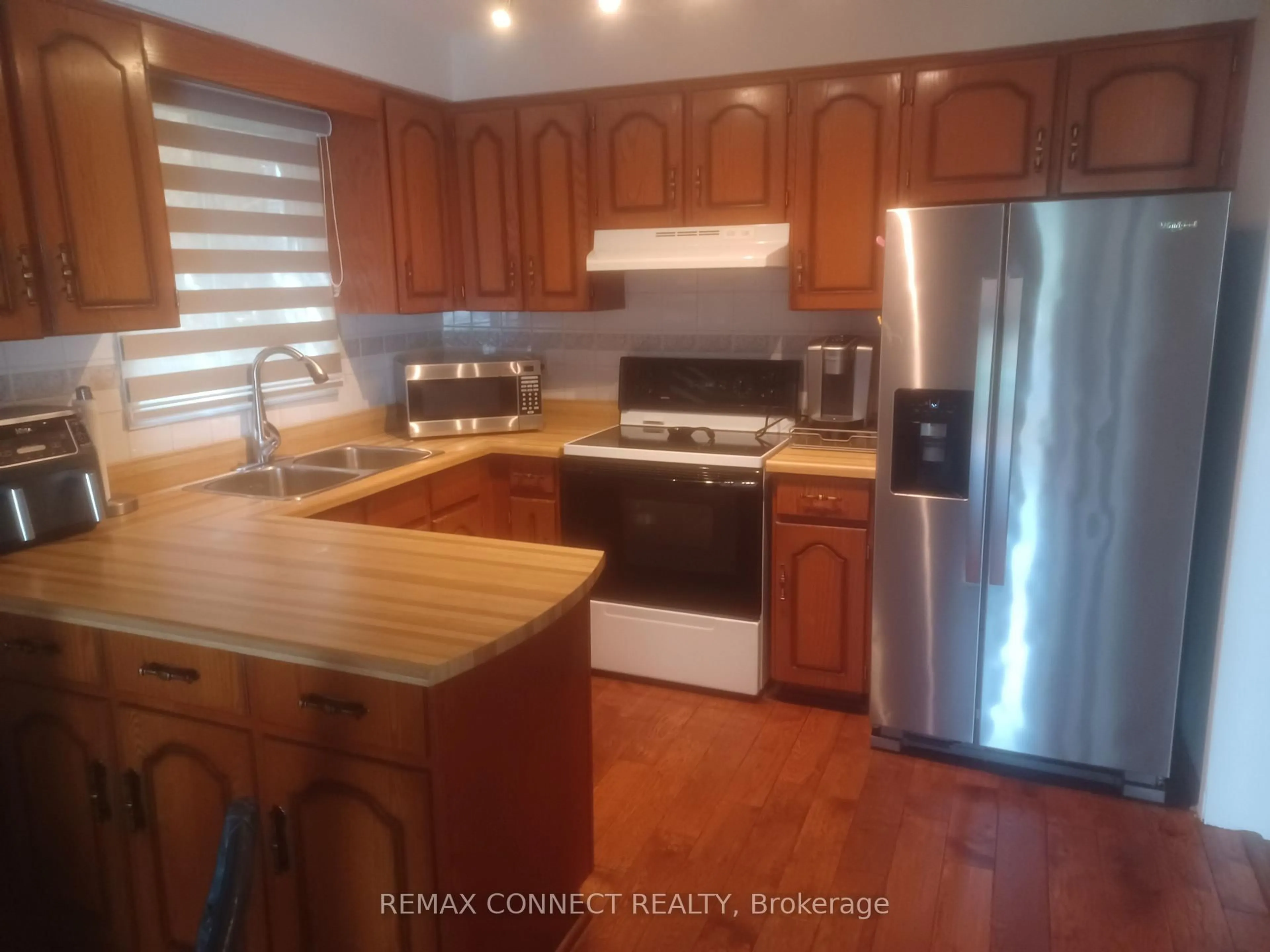 Unknown for 27 Radford Cres, Markham Ontario L3P 4A2