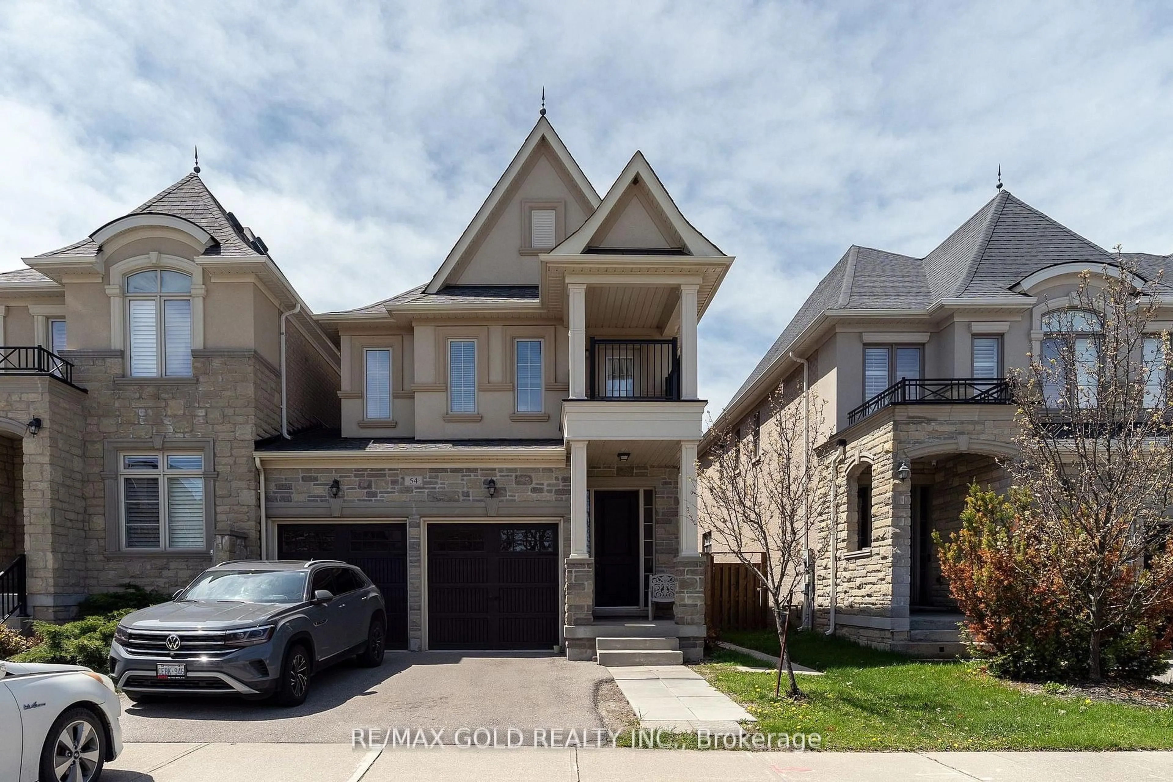 Home with brick exterior material, street for 54 Robert Berry Cres, King Ontario L7B 1L4