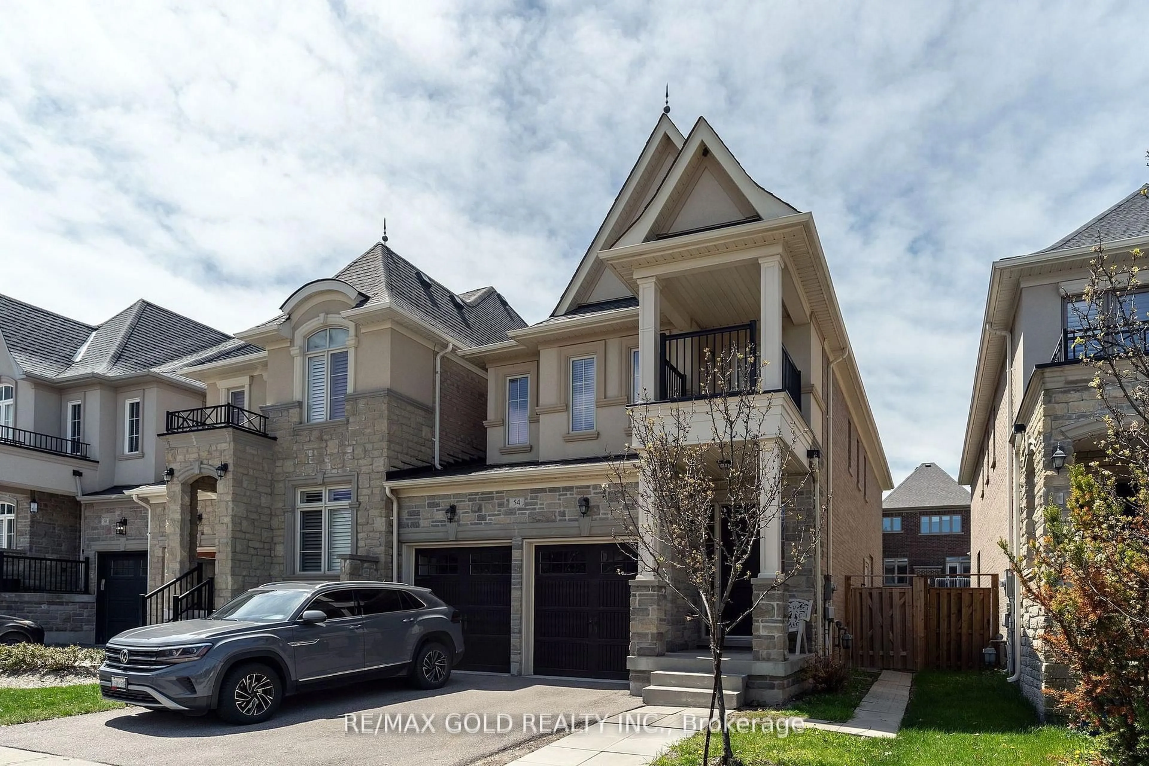 Home with brick exterior material, street for 54 Robert Berry Cres, King Ontario L7B 1L4