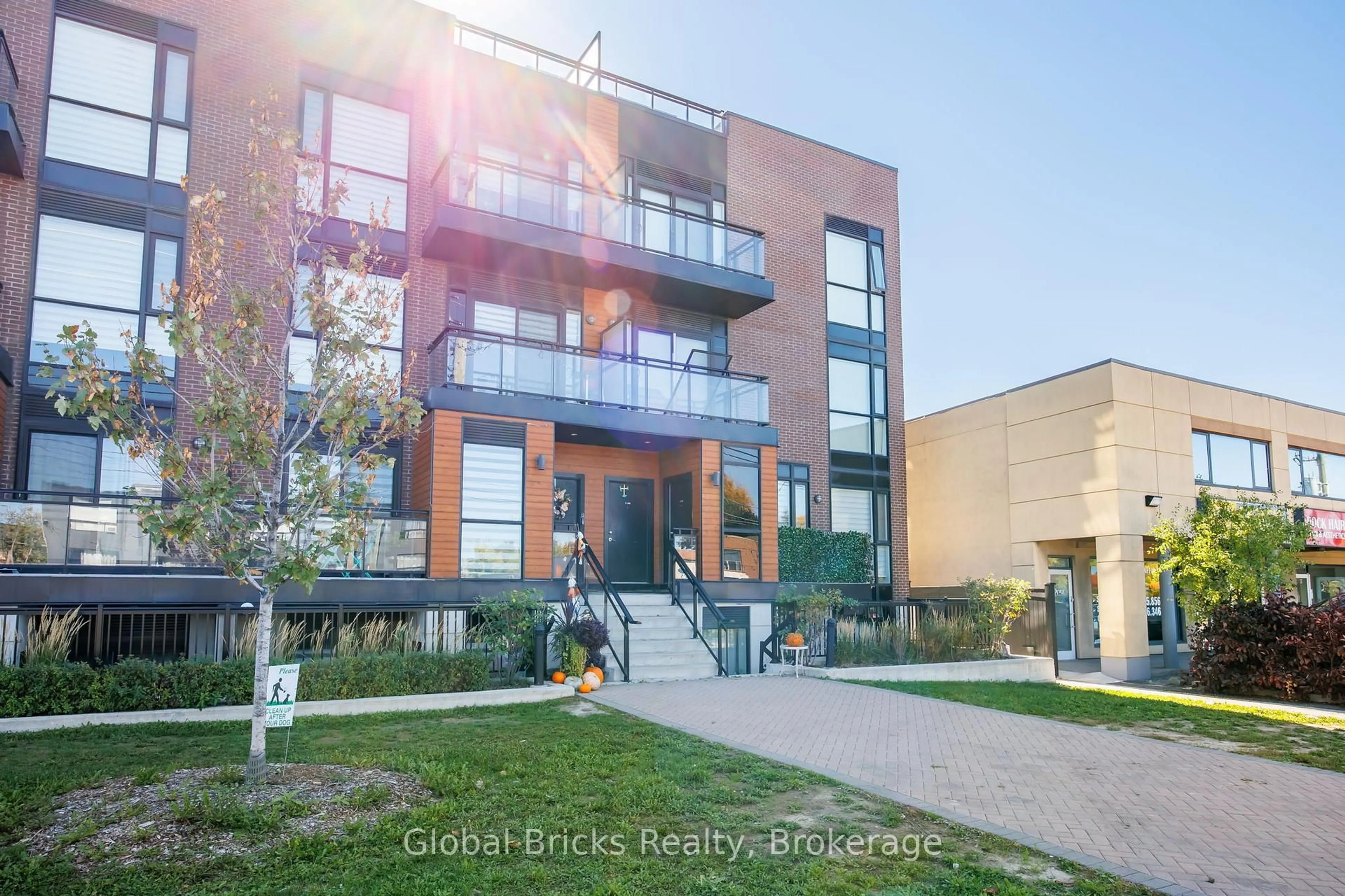 Home with brick exterior material, building for 5309 Highway 7 Highway #A102, Vaughan Ontario L4L 1T3