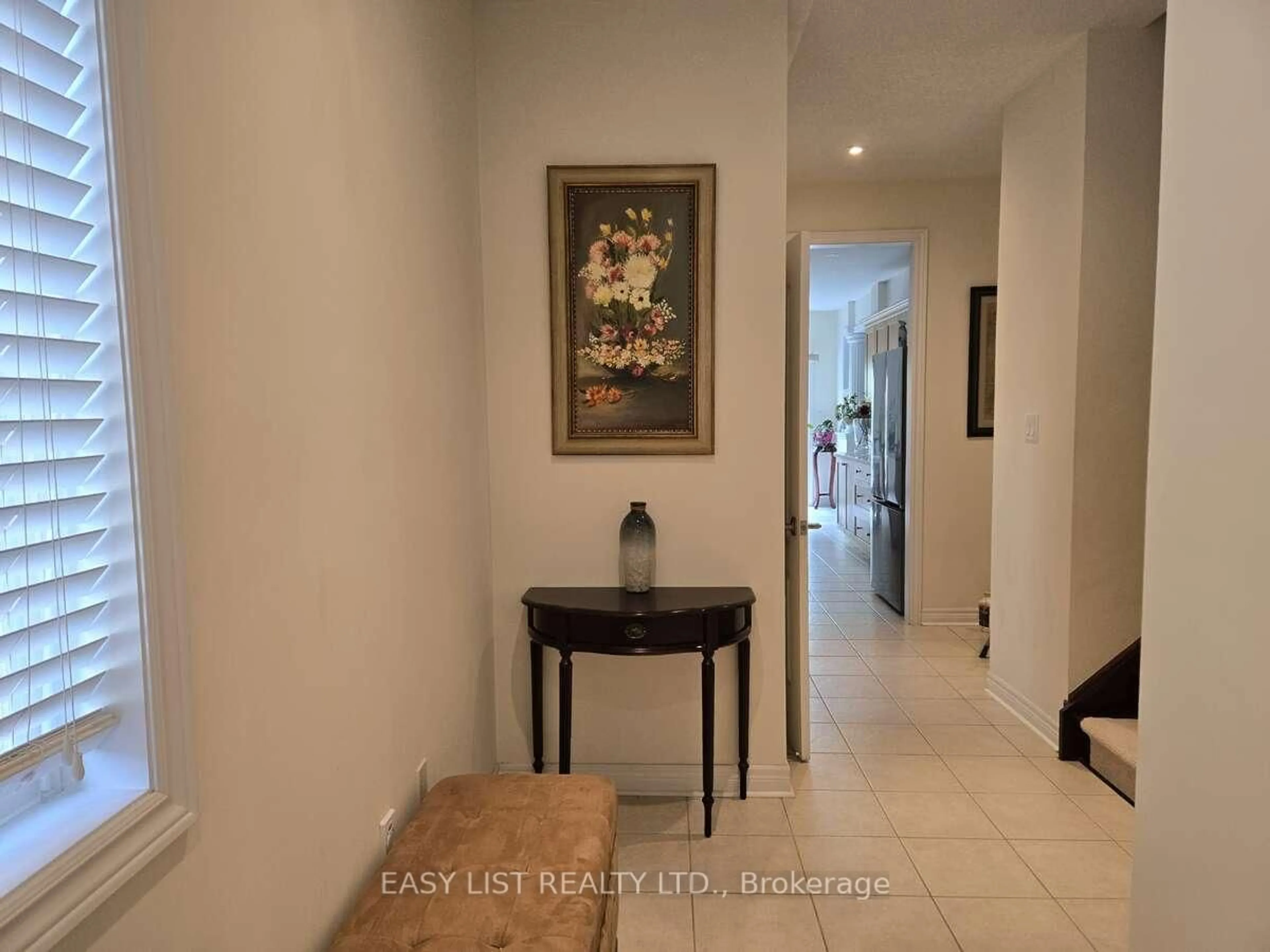 Indoor entryway for 171 Stonebriar Dr, Vaughan Ontario L6A 2N1