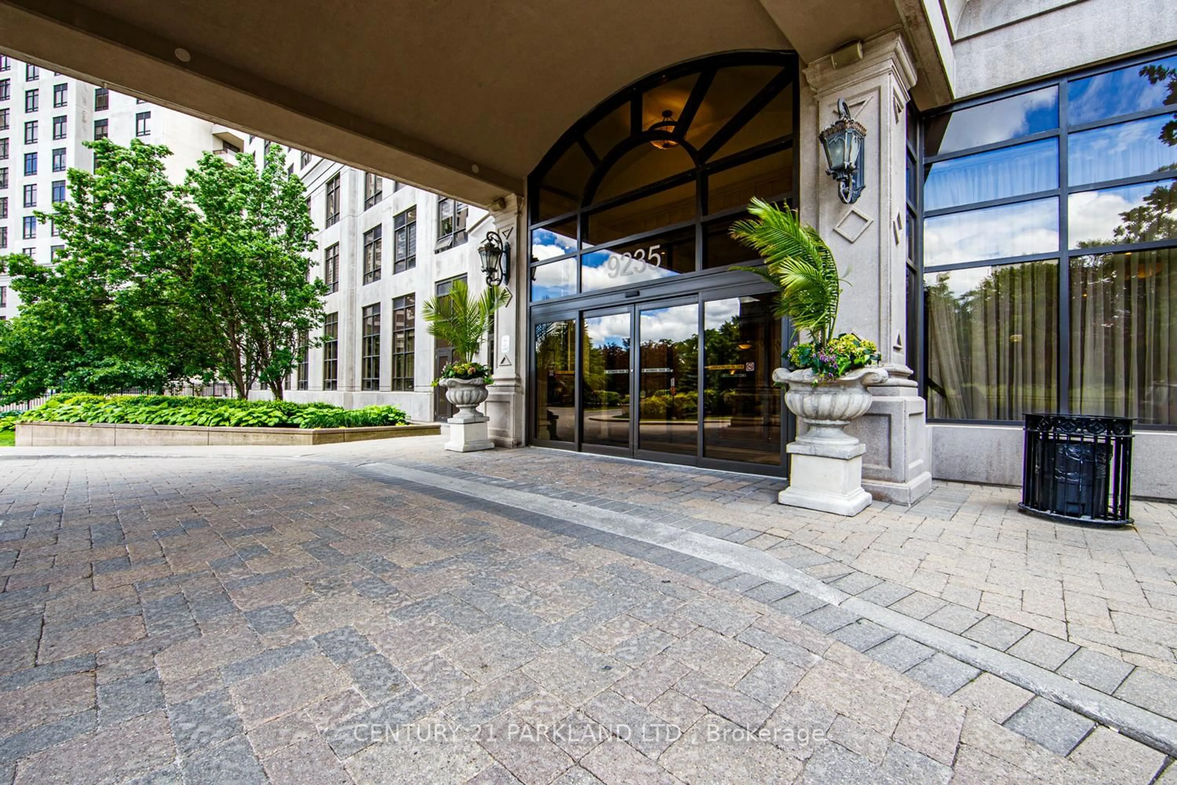 Unknown for 9235 Jane St #501, Vaughan Ontario L6A 0J8