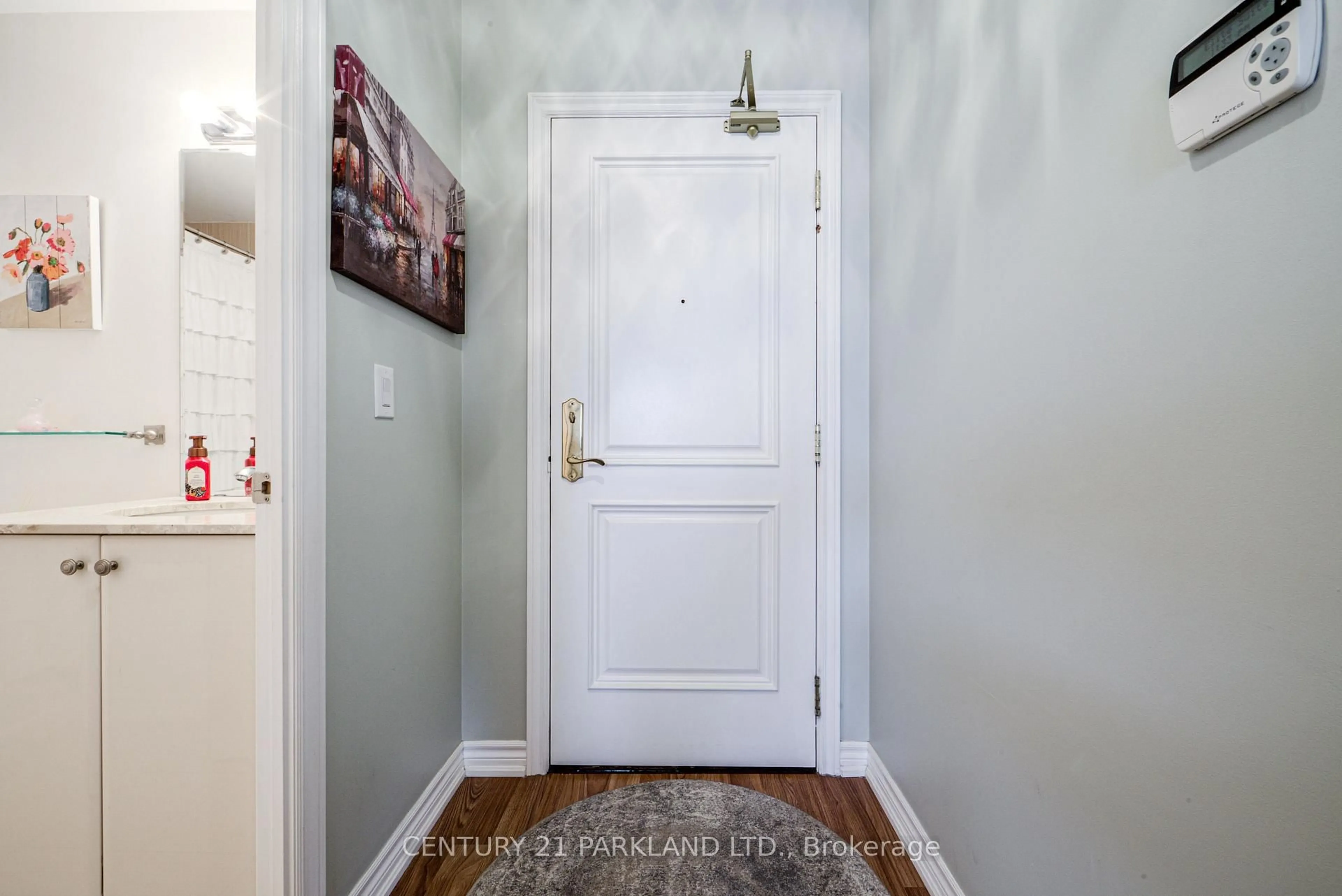 Indoor entryway for 9235 Jane St #501, Vaughan Ontario L6A 0J8