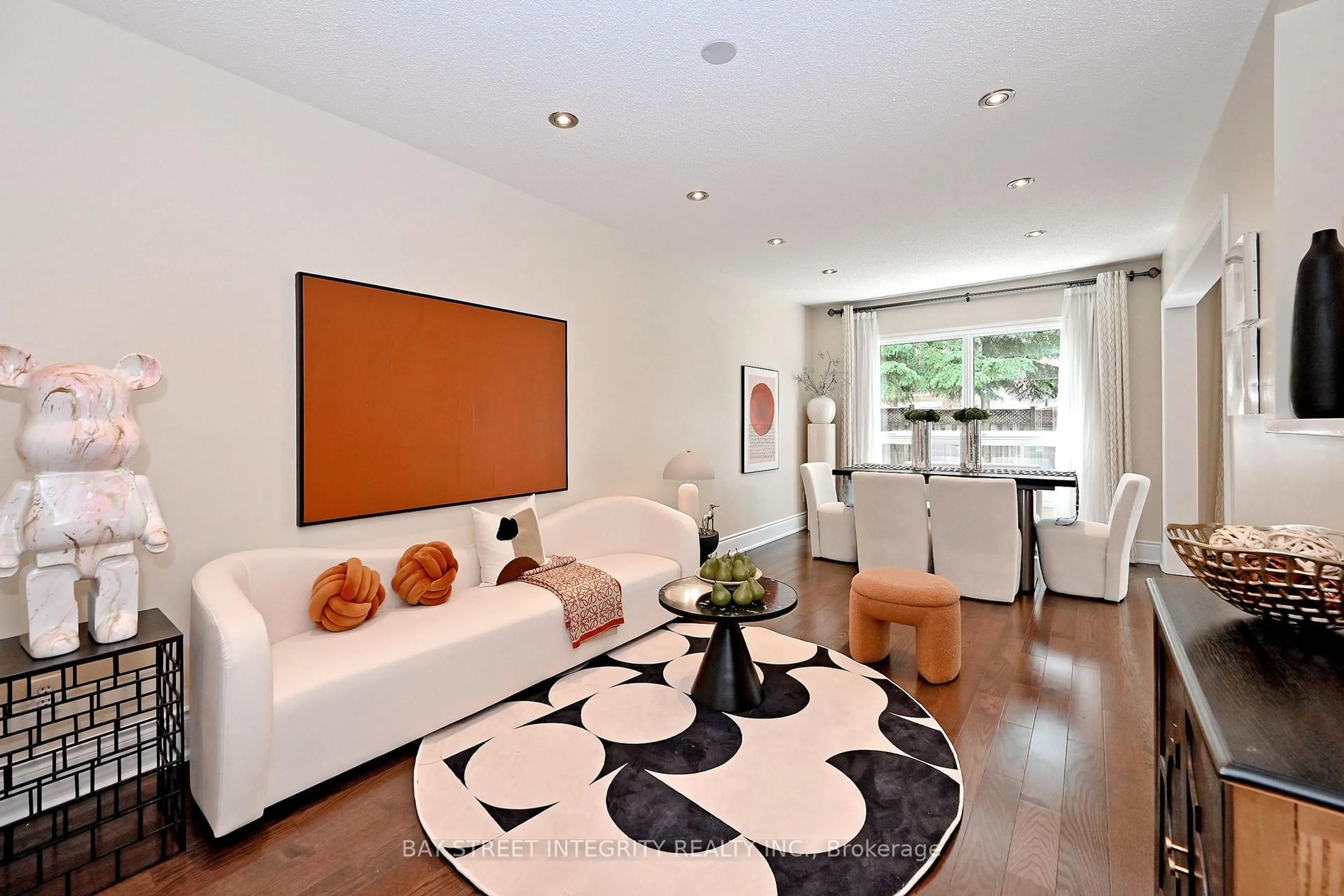 Living room with furniture, unknown for 95 Alpine Cres, Richmond Hill Ontario L4S 1V9
