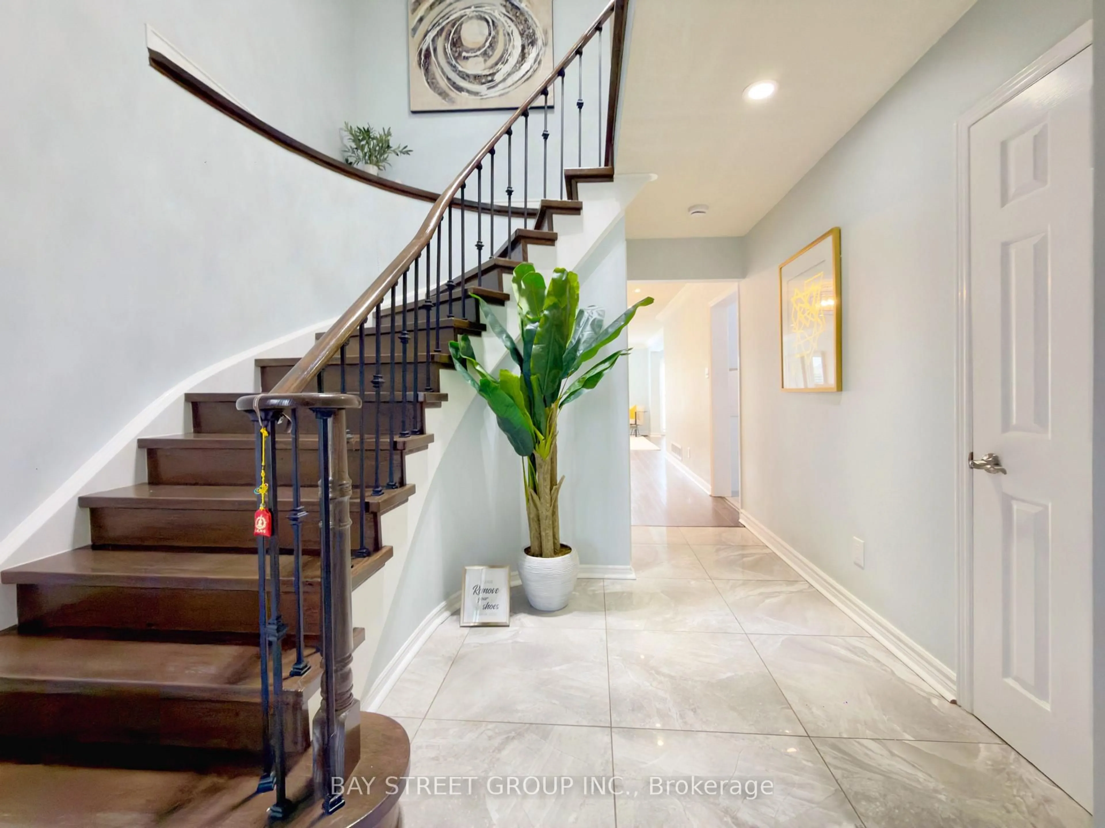 Indoor entryway for 39 Ketchum Cres, Markham Ontario L3S 3G2