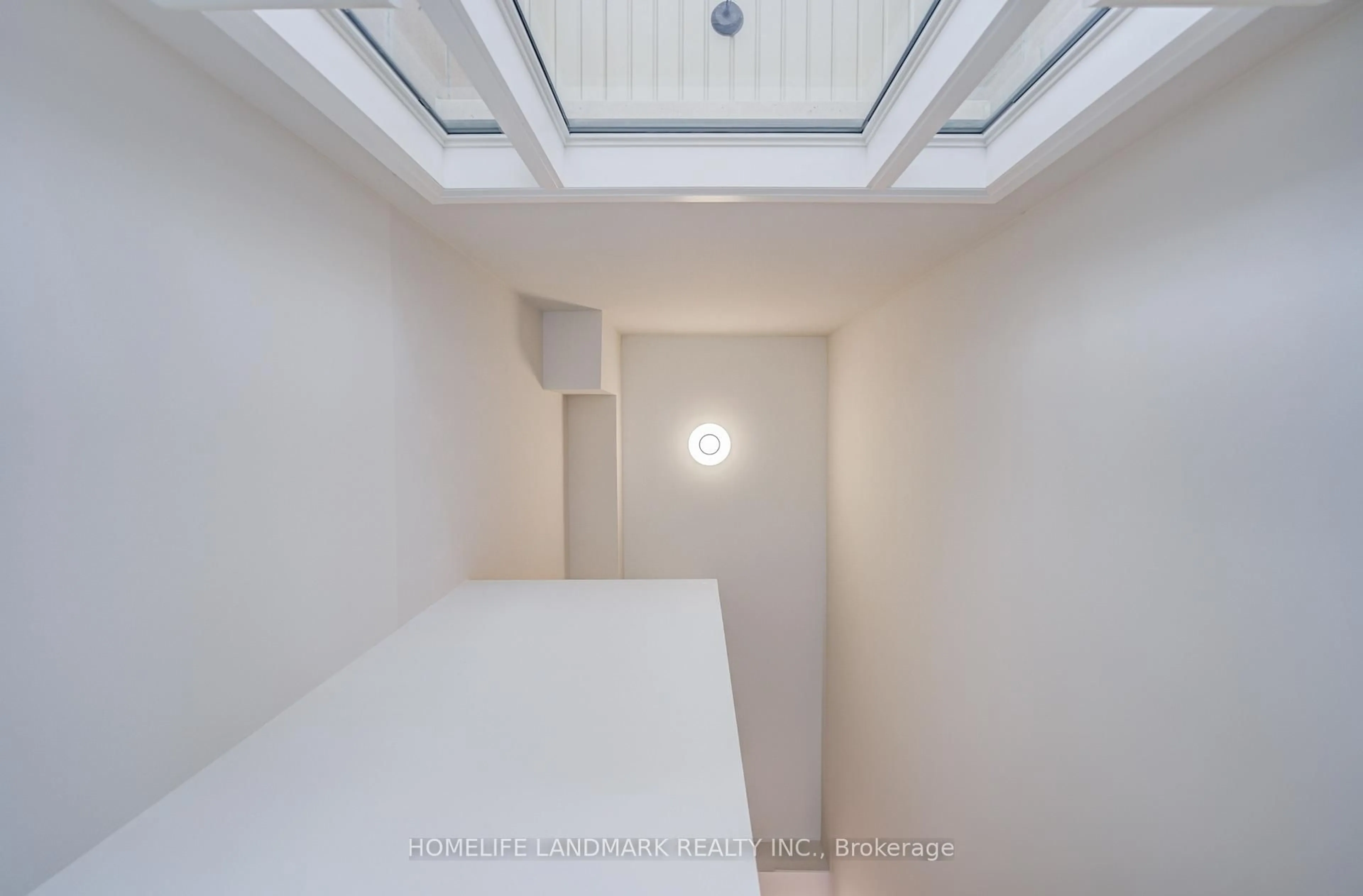A pic of a room for 5 Arianna Cres, Vaughan Ontario L6A 4M1