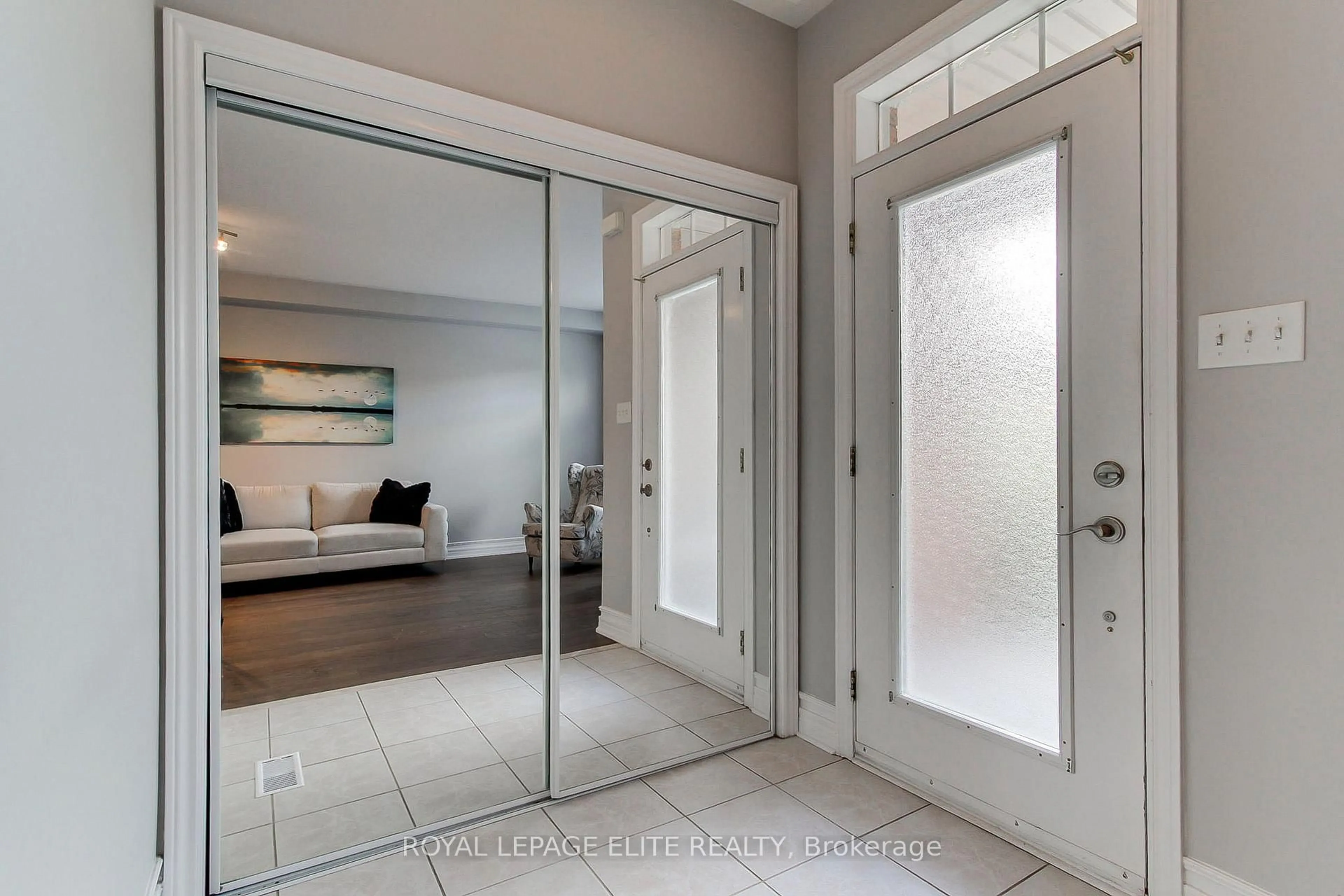 Indoor entryway for 2980 Bur Oak Ave, Markham Ontario L6B 1B6