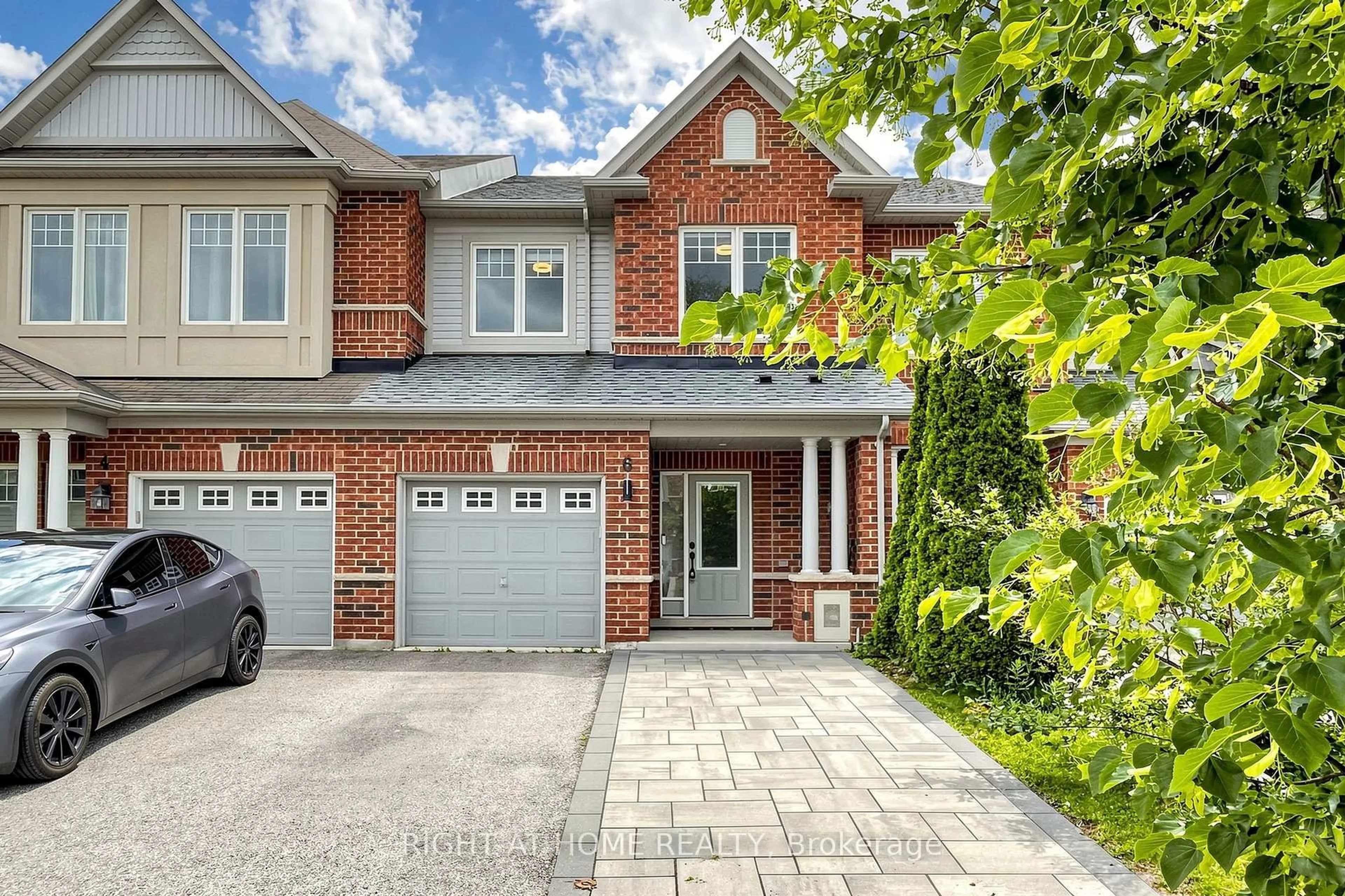 Home with brick exterior material, street for 6 Courtland Cres, East Gwillimbury Ontario L9N 0A9