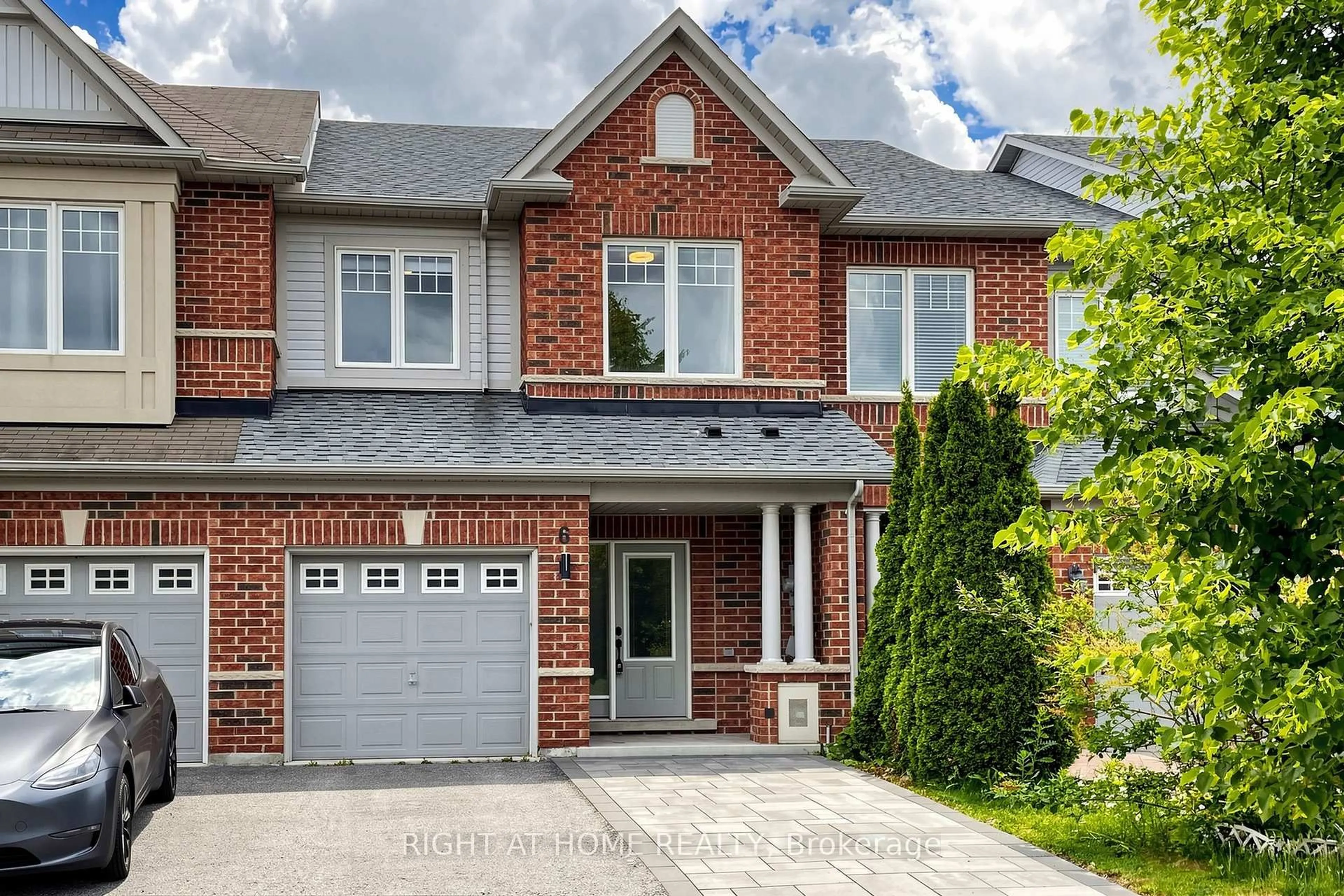 Home with brick exterior material, street for 6 Courtland Cres, East Gwillimbury Ontario L9N 0A9