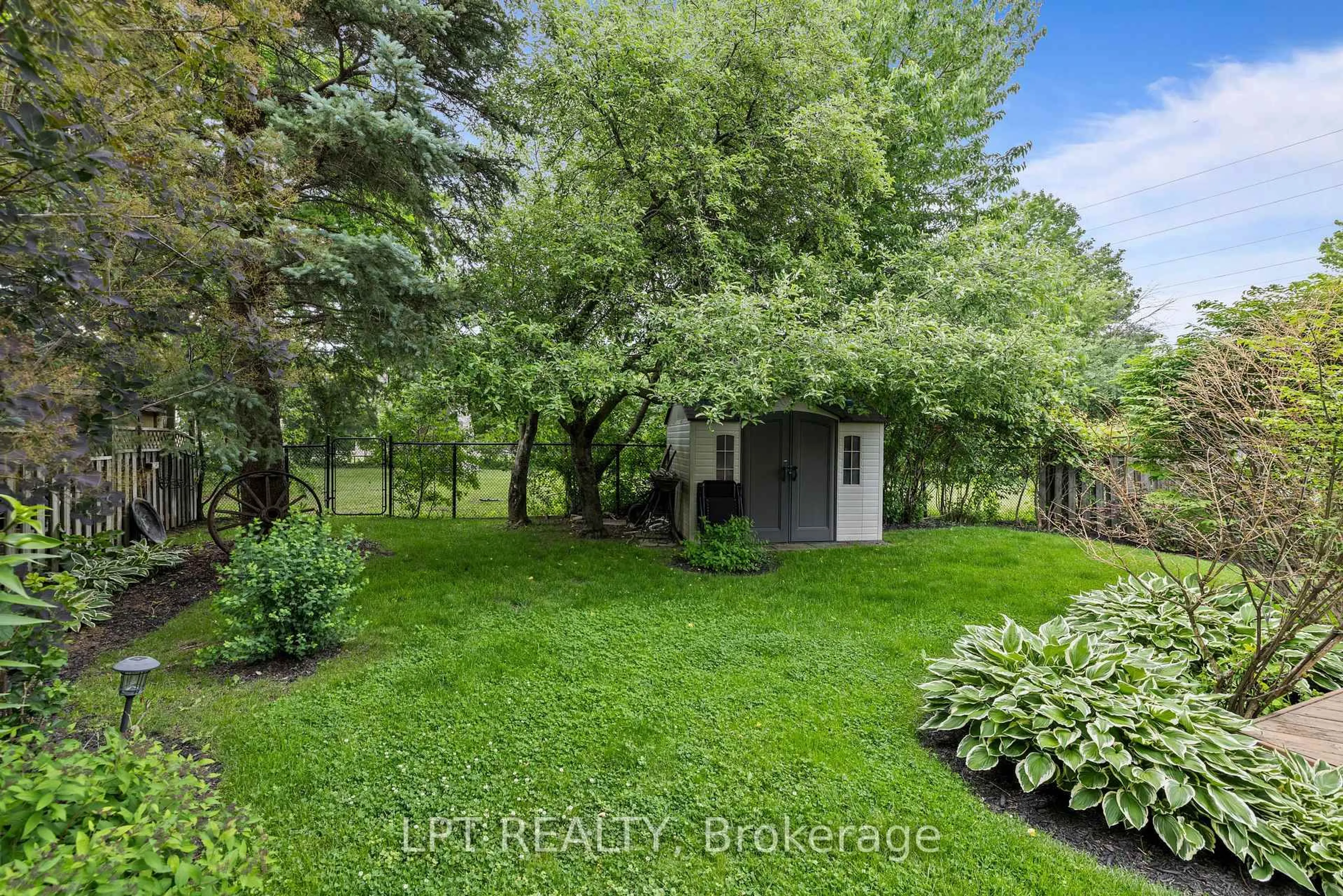 Unknown for 152 McCaffrey Rd, Newmarket Ontario L3X 1K2
